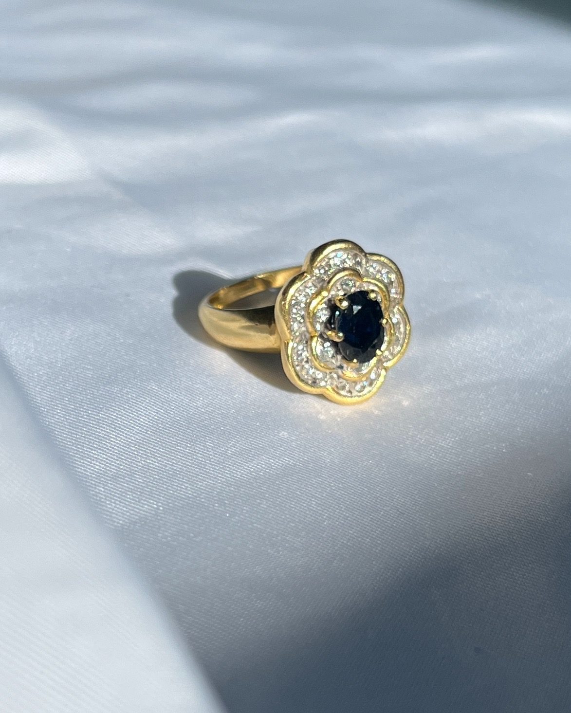 Bague Marguerite diamants & saphir "Céline"