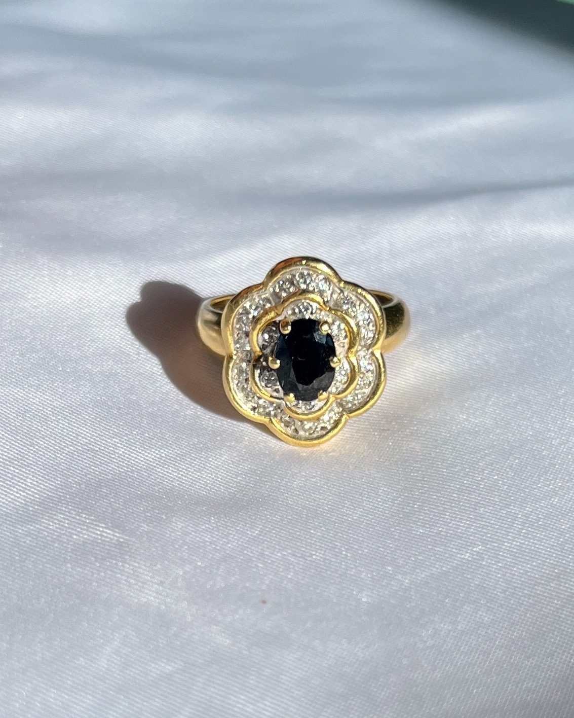 Bague Marguerite diamants & saphir "Céline"