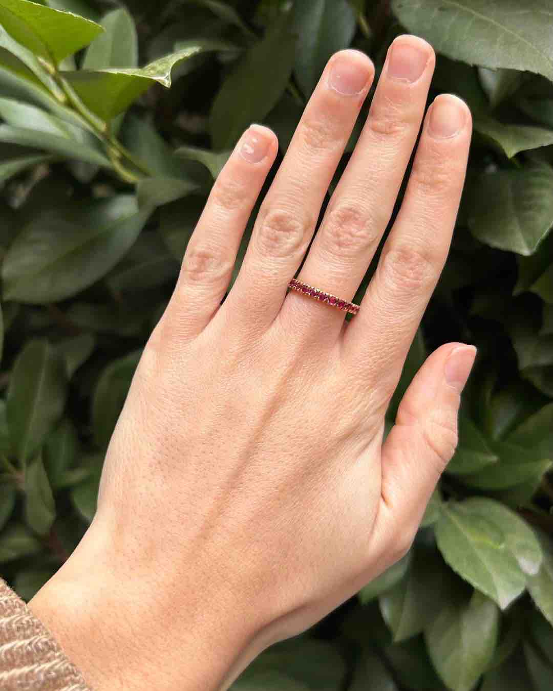 Anillo de bodas americano "Héloïse" de 24 rubíes