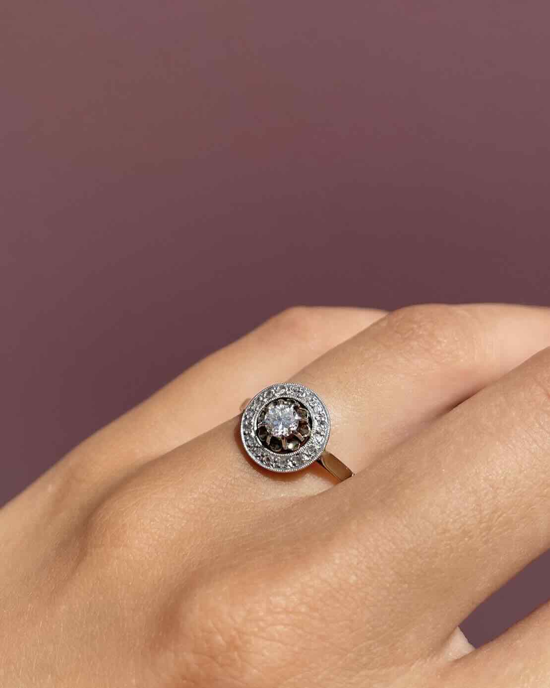 Art Deco Ring 17 Diamonds "Nina"