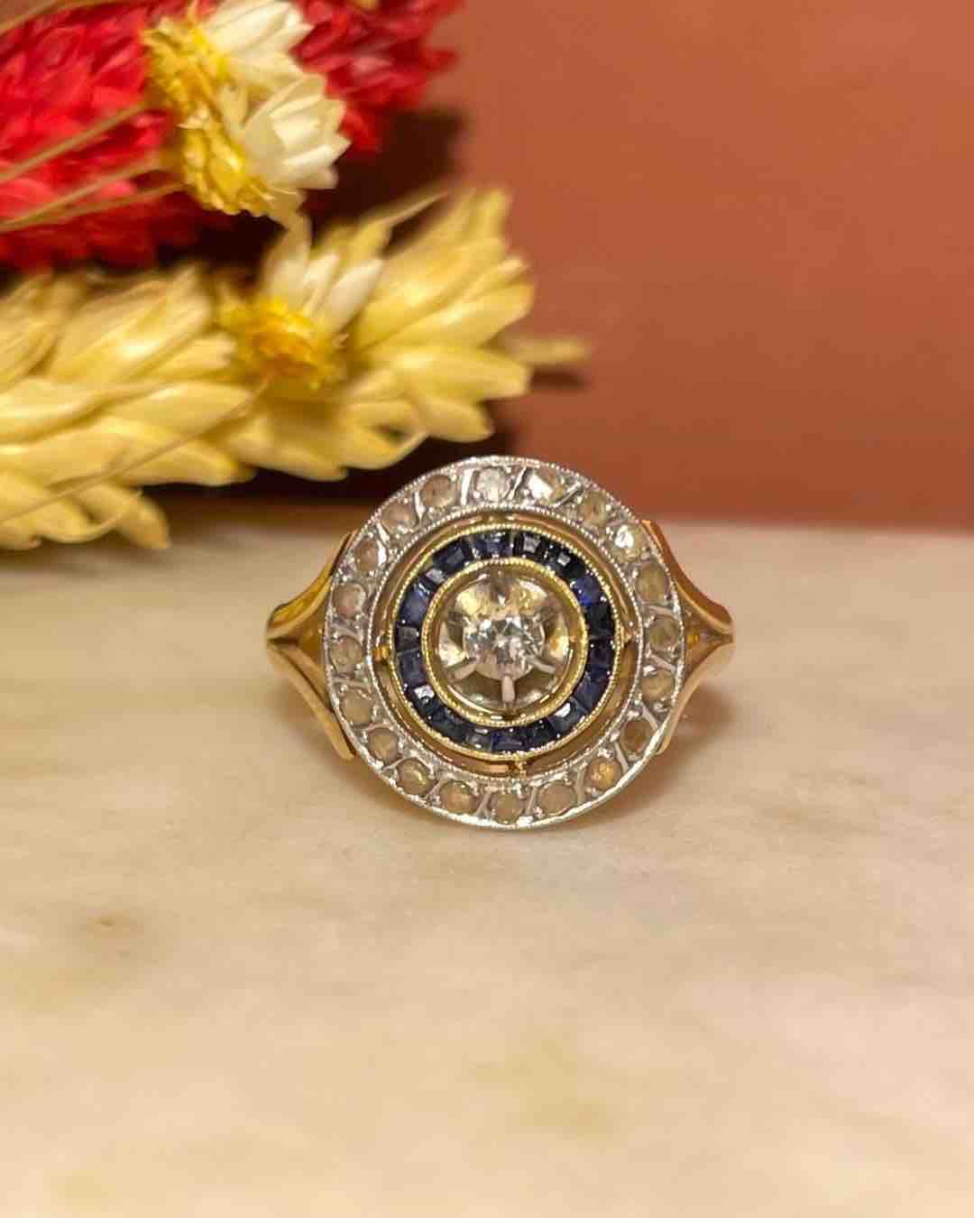 Anillo Art Déco de diamantes y zafiros “Joséphine”
