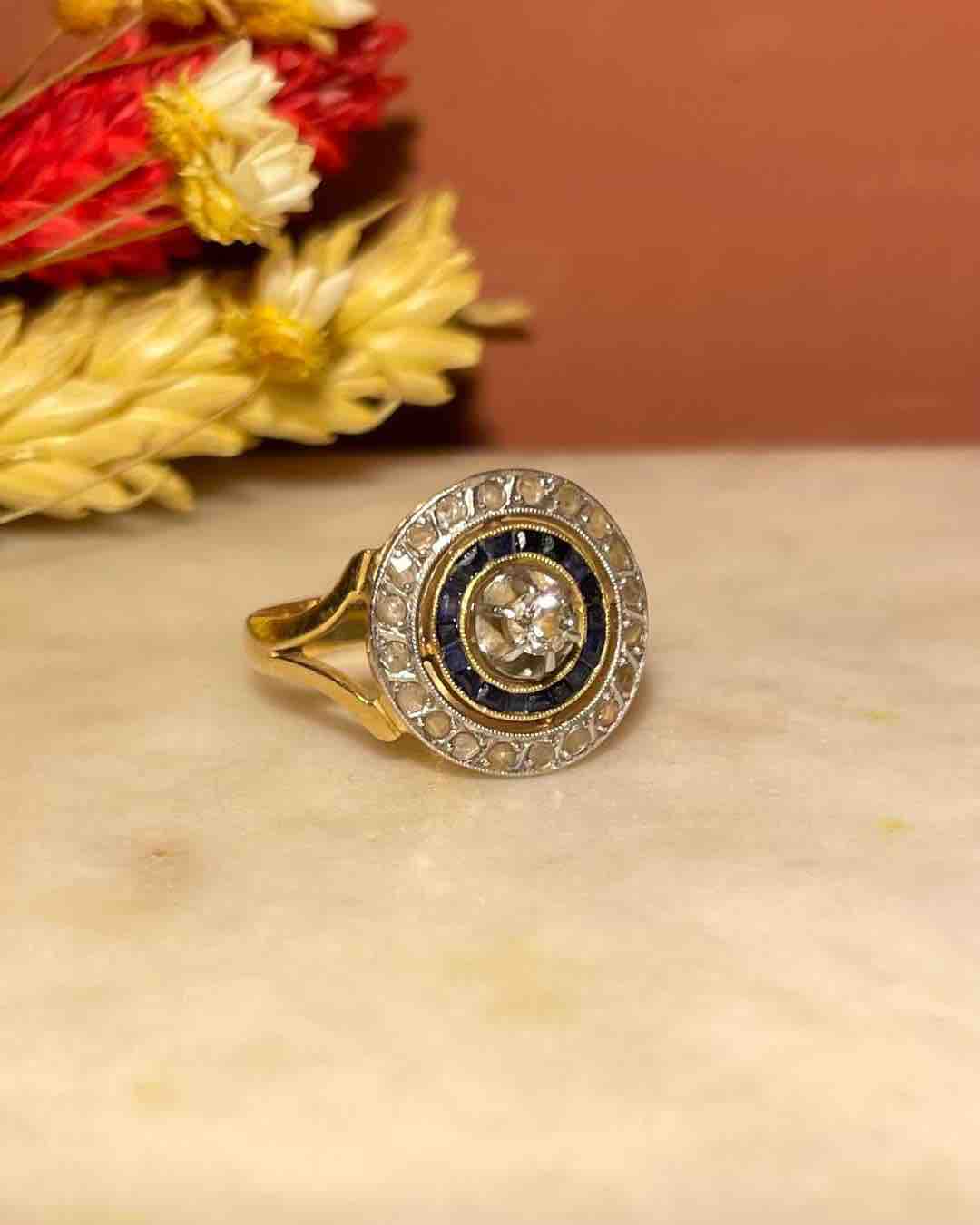 Anillo Art Déco de diamantes y zafiros “Joséphine”