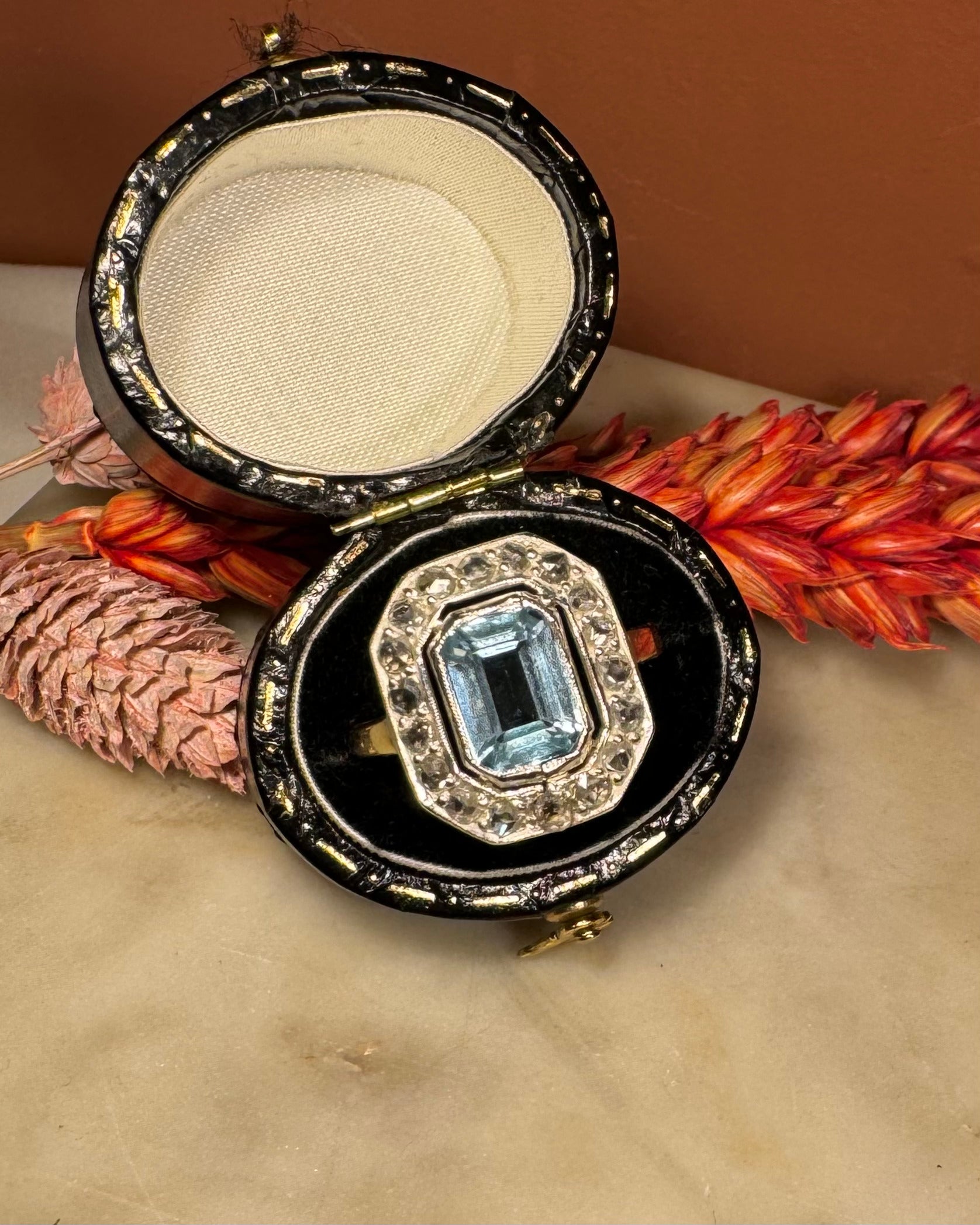 Bague Art-Déco Topaze 3 Carats & 18 Diamants "Valeriya"