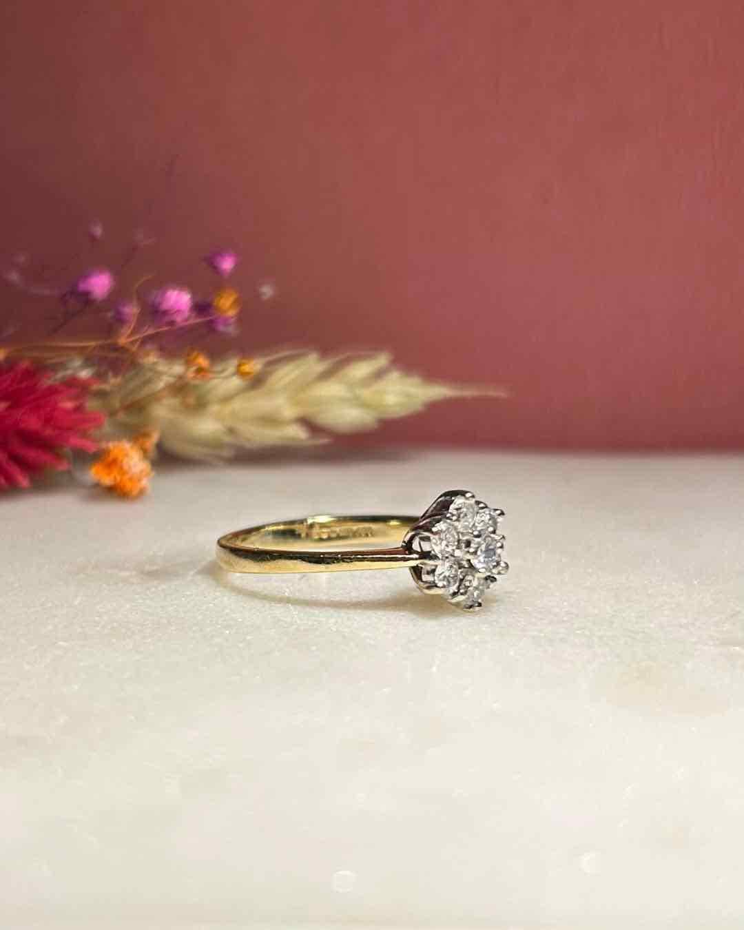 Anillo de margaritas con diamantes de 0,38 quilates "Diana"