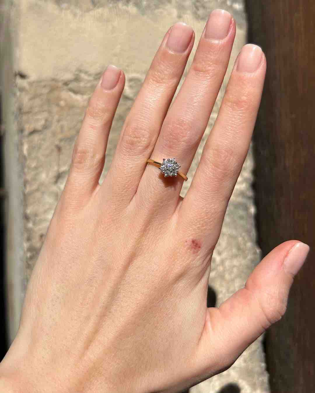 Anillo de margaritas con diamantes de 0,38 quilates "Diana"