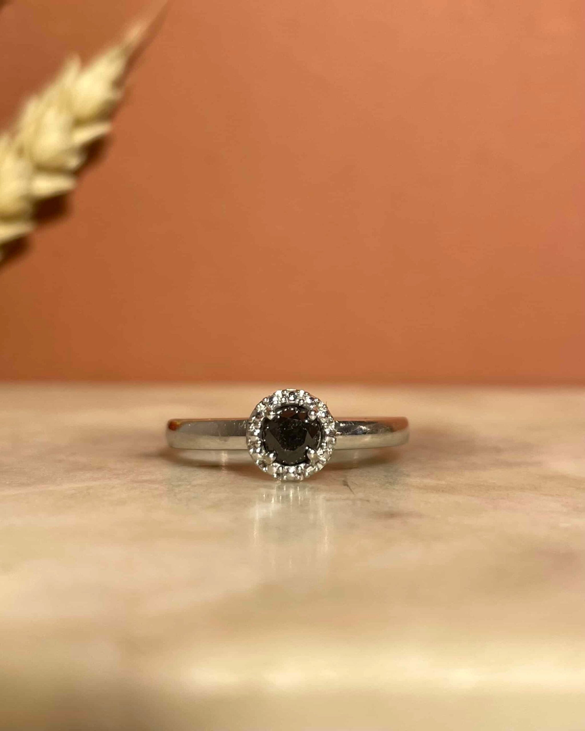 Bague Marguerite Diamant Noir 0.30 Carat "Wesley"
