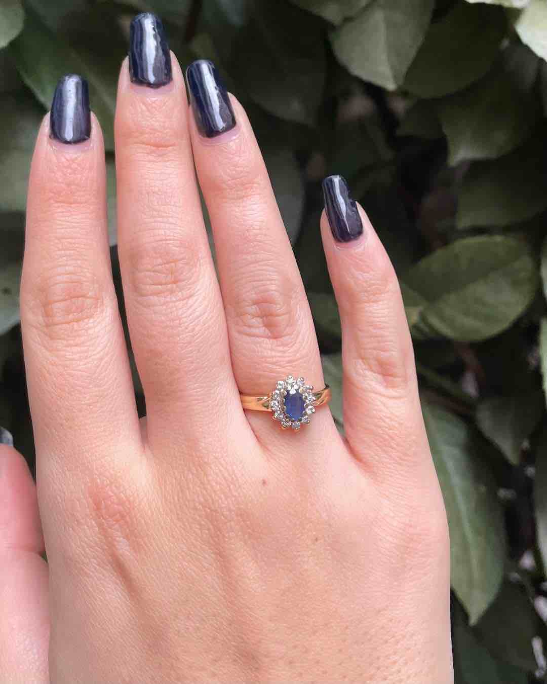 Anillo "Nélia" con margaritas de zafiro y diamantes