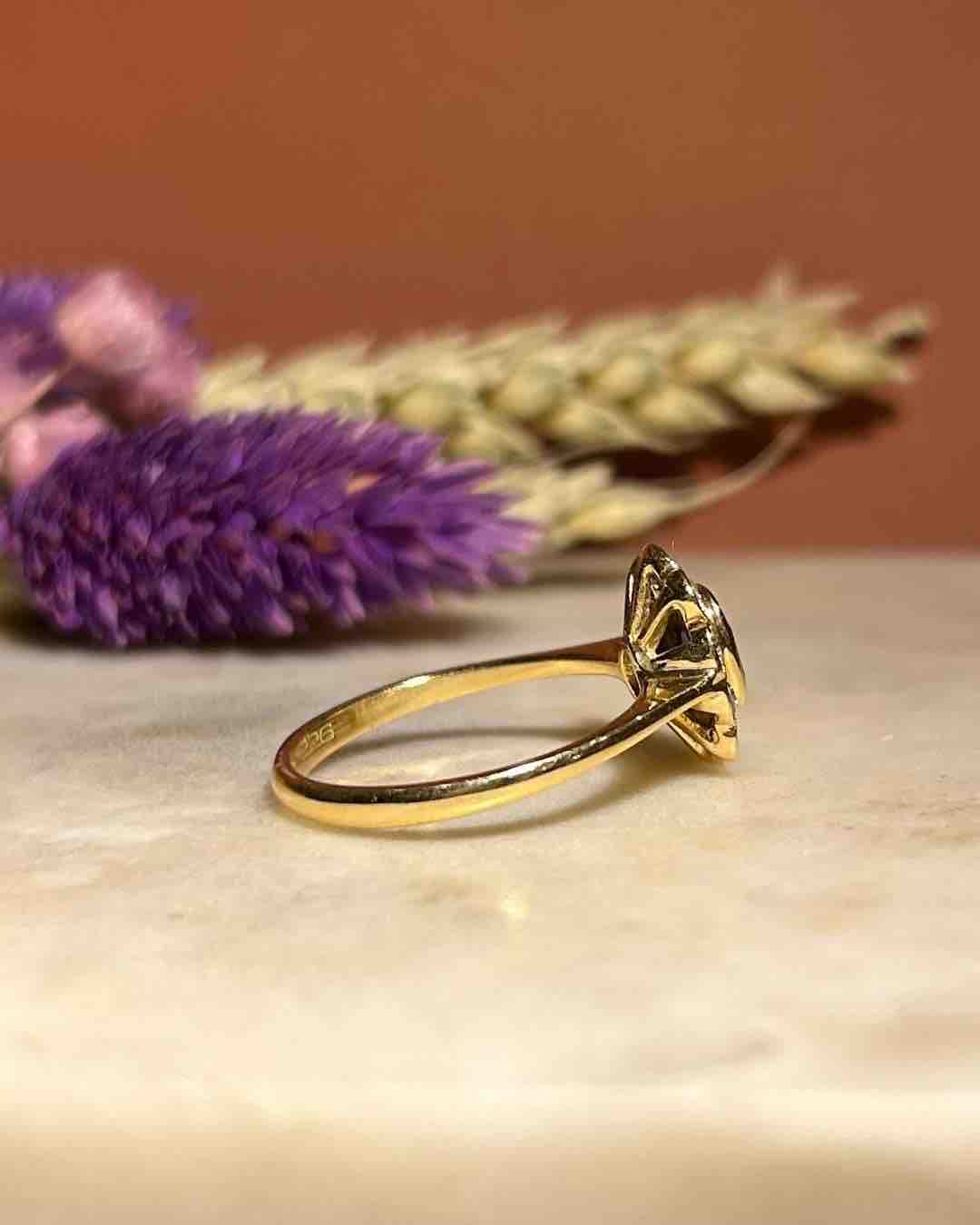 Bague Marguerite Saphir et Diamants "Ambre"