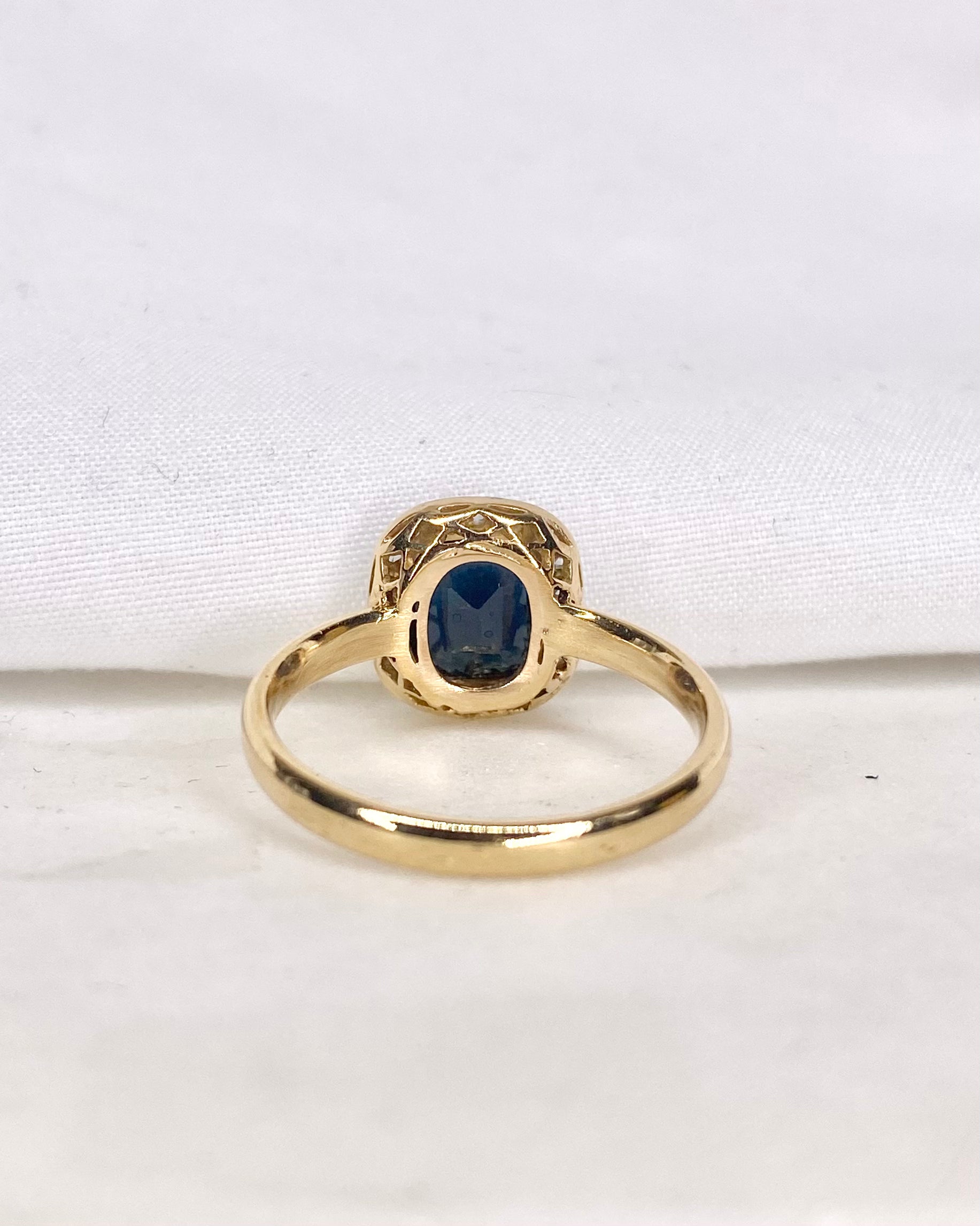 Anillo estilo Art-Deco zafiro 1.80 quilates y diamantes "Simmy"