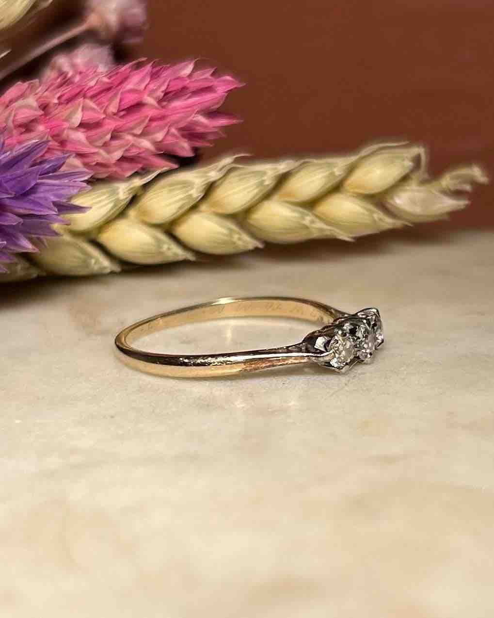 "Amandine" 0.30 carat Diamond Trilogy Ring