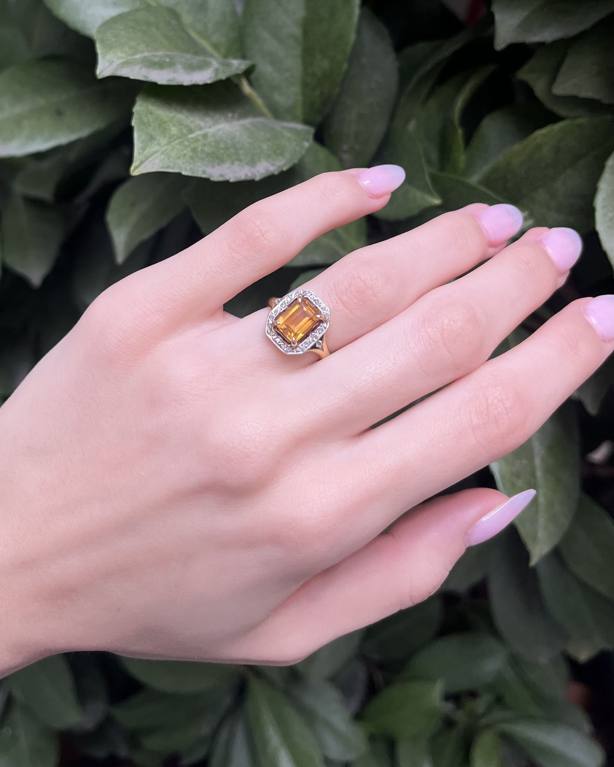 Anillo Art Déco de Citrino de 1,90 quilates y 22 diamantes "Johanne"