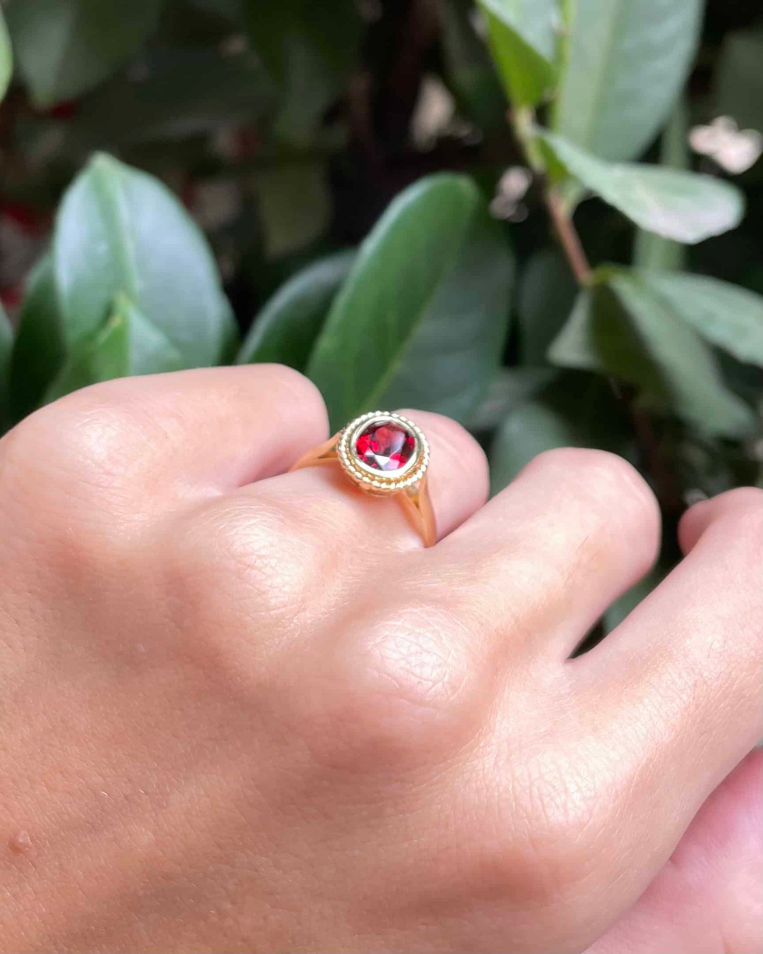 Bague Vintage Grenat 1.45 Carat "Ellia"