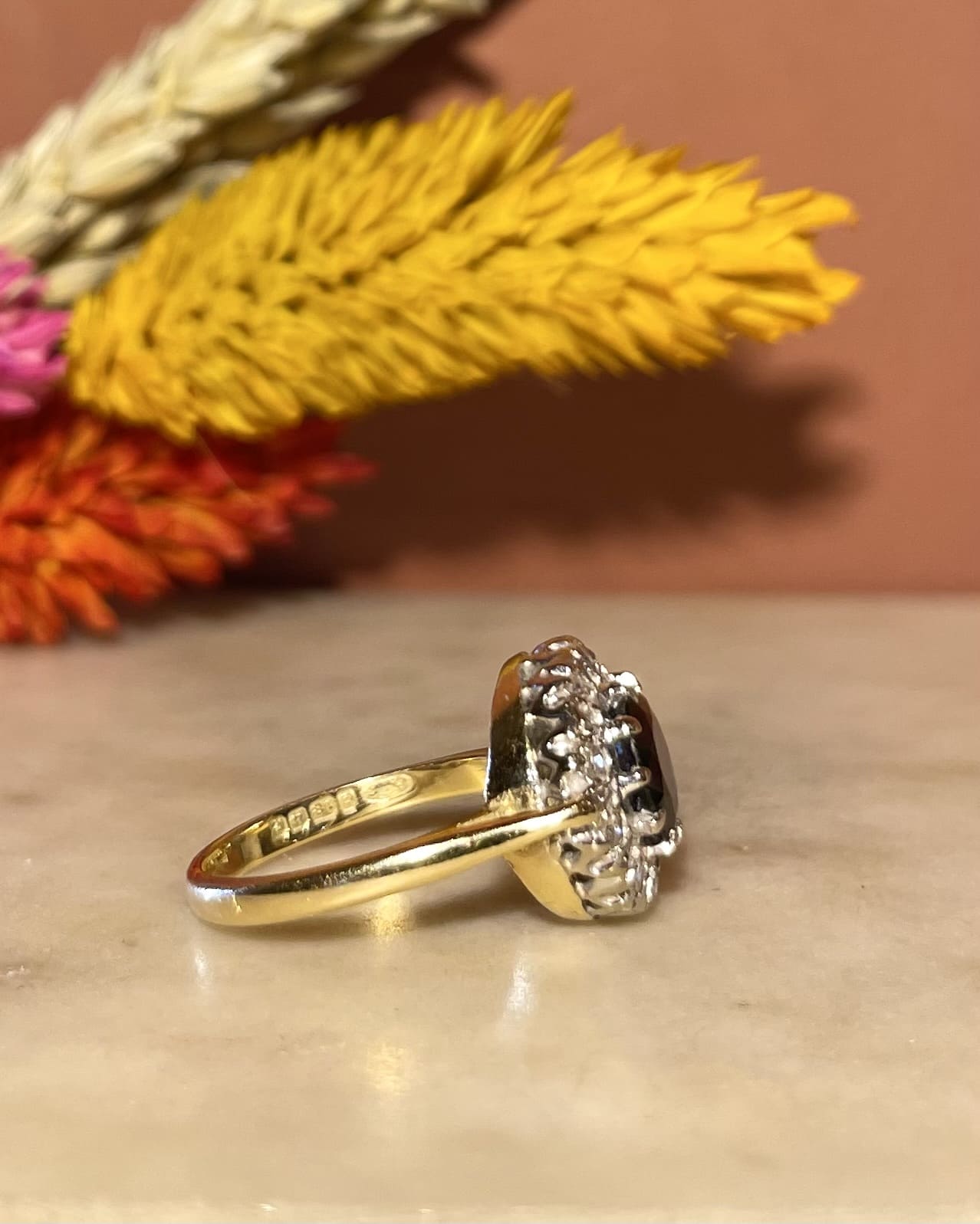 Bague Marguerite Saphir 1 carat & 10 Diamants "Beatrice"