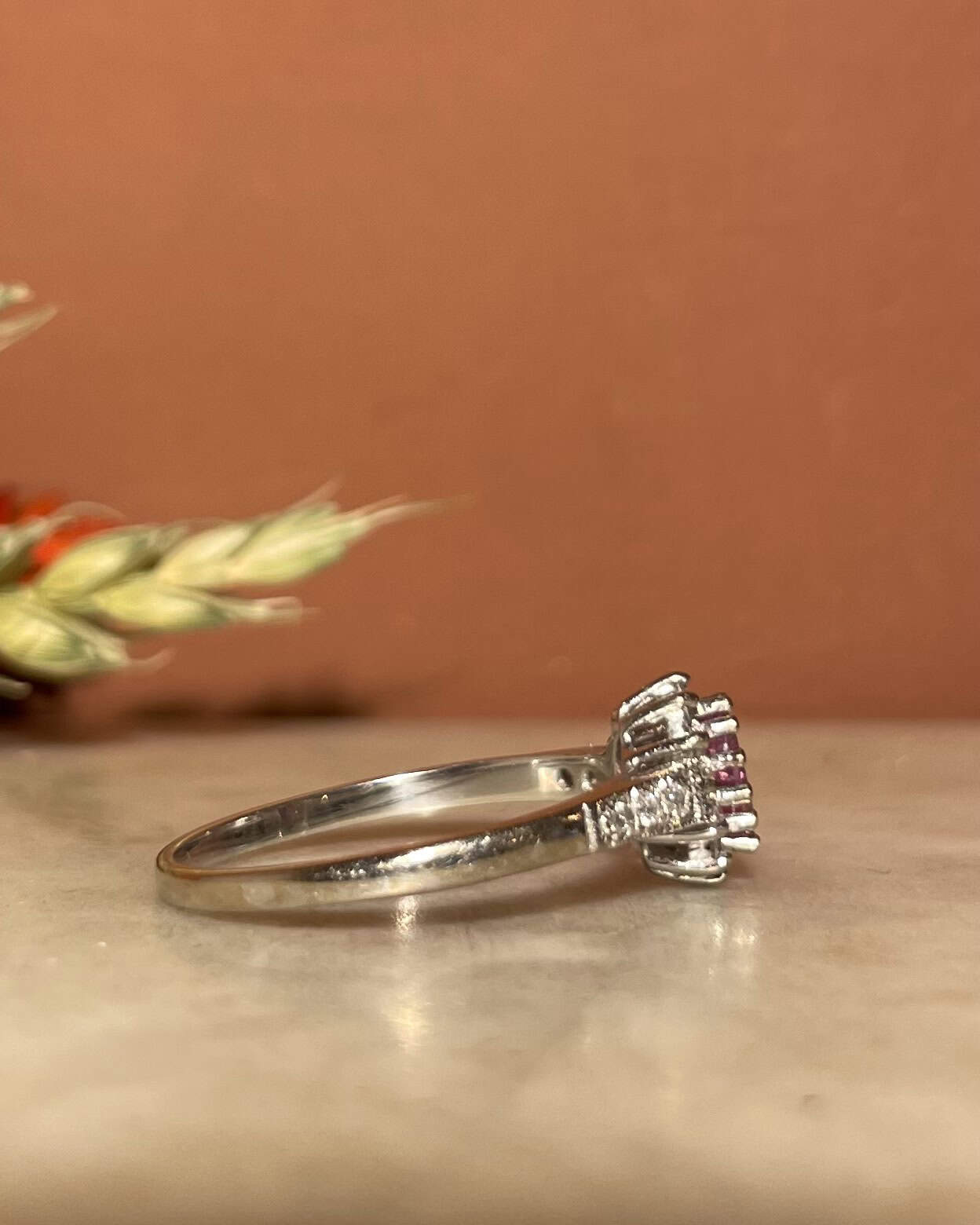 Daisy Ring Pink Sapphire & 18 Diamonds "Tymaé"