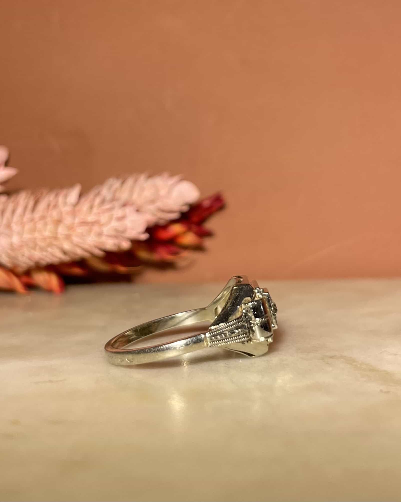 Anillo de tanque de diamantes Art Déco "Odyle"