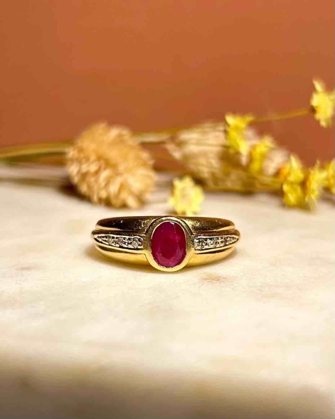 Anillo brazalete de diamantes y rubíes "Ilia"