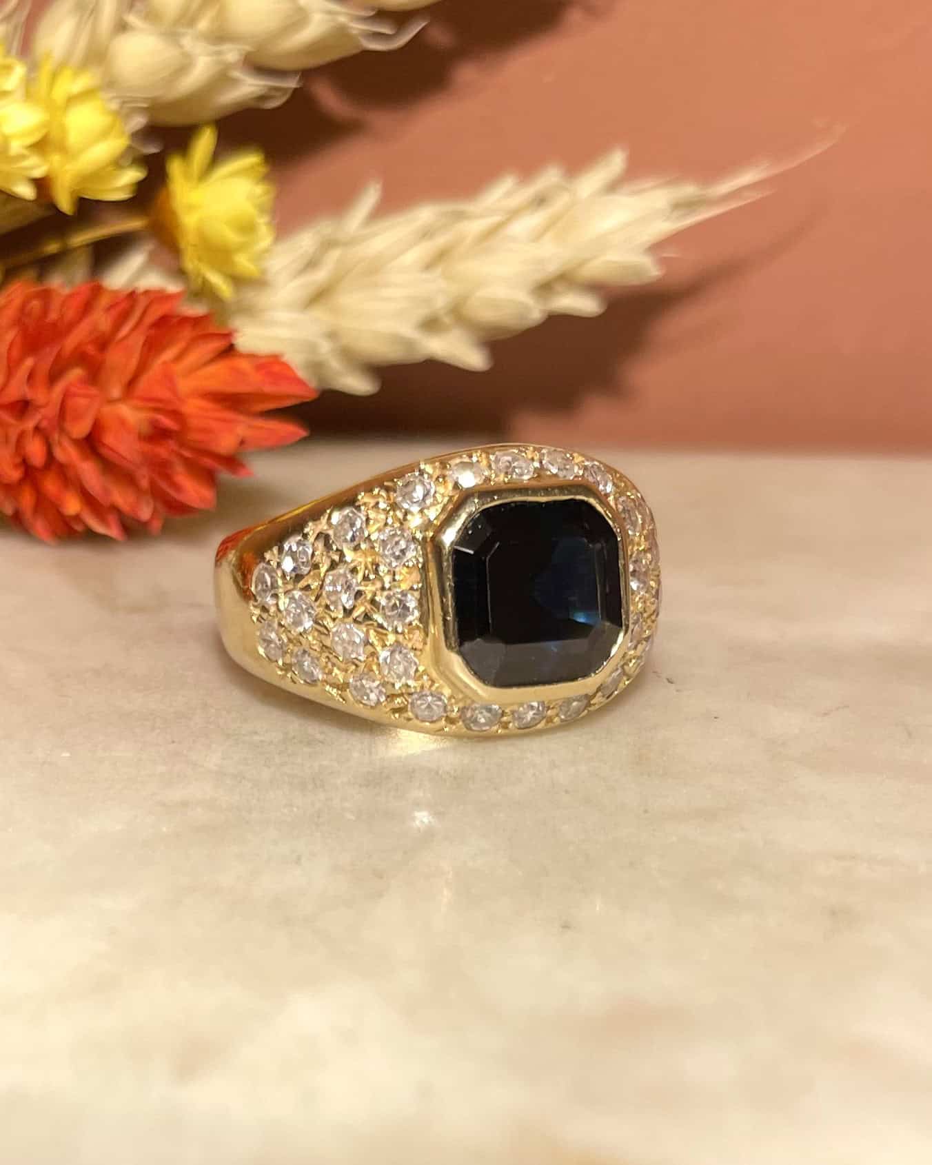 Anillo brazalete "Ángel" con zafiro de 1,70 quilates y 34 diamantes
