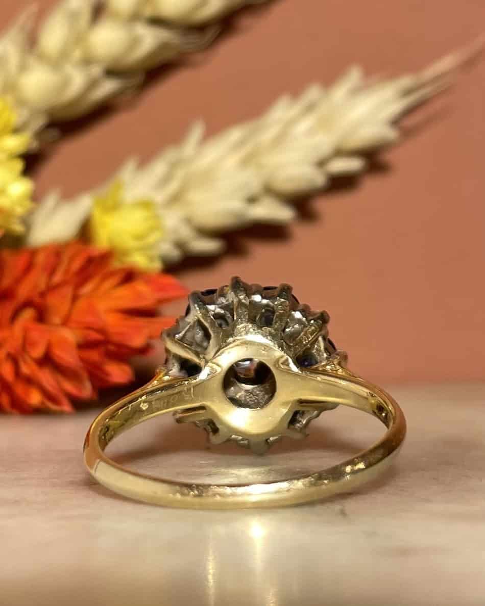 Anillo "Suzy" Daisy con zafiros y diamantes de 1,50 quilates