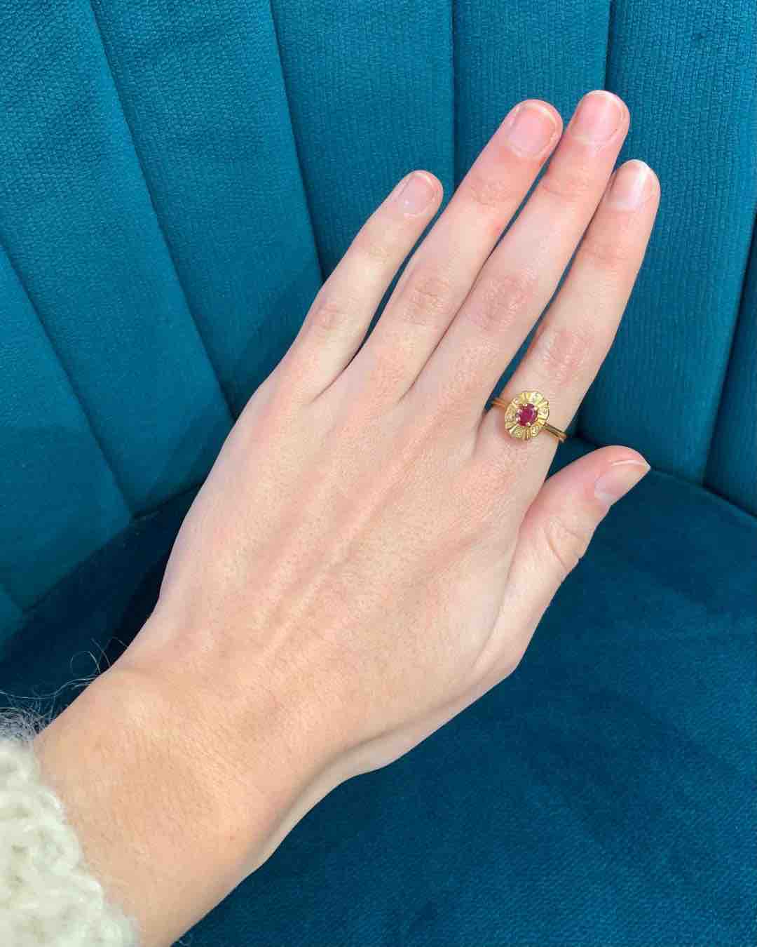 "Laïs" Ruby & Diamond Daisy Ring