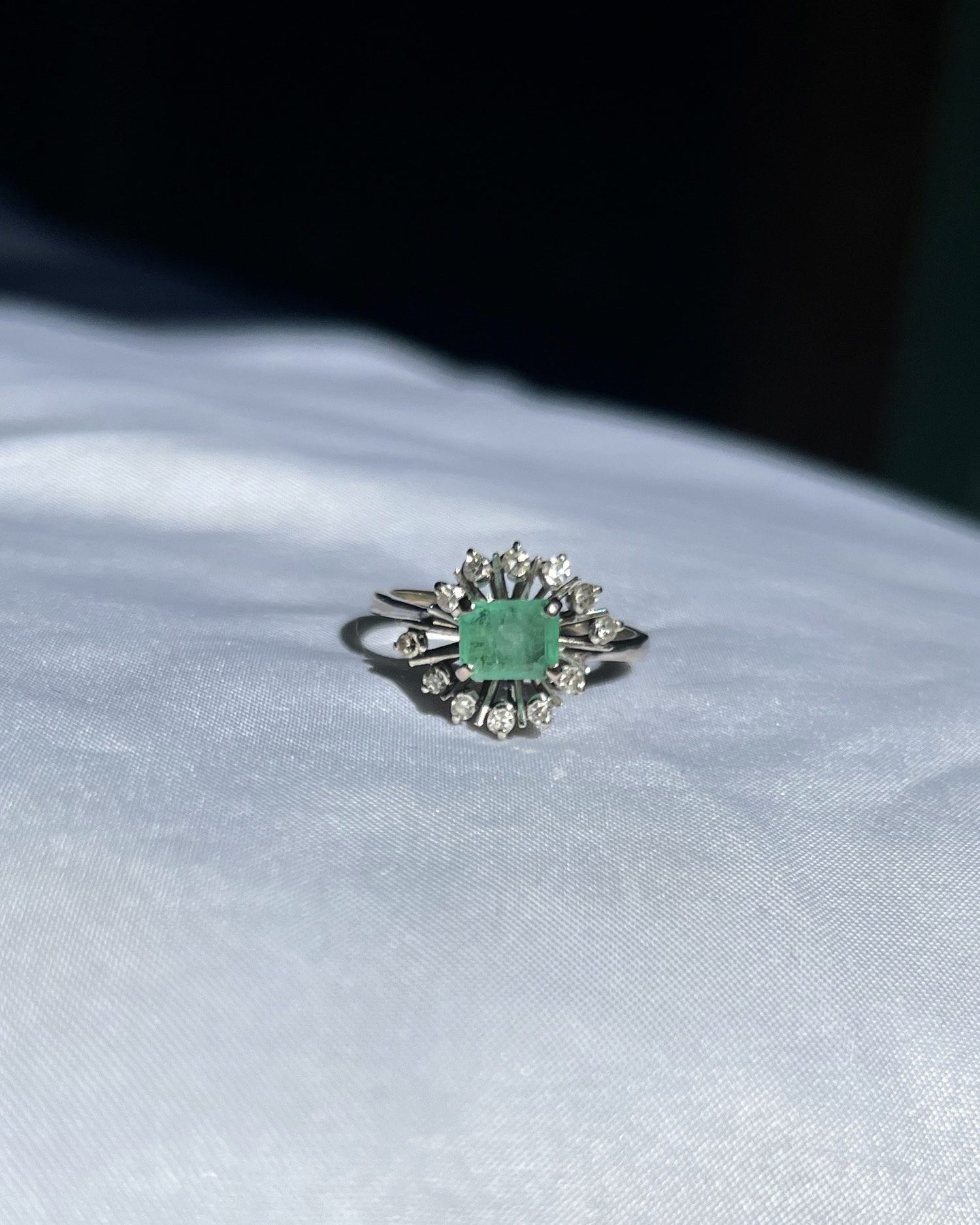 Bague Marguerite émeraude & diamants "Agatha"