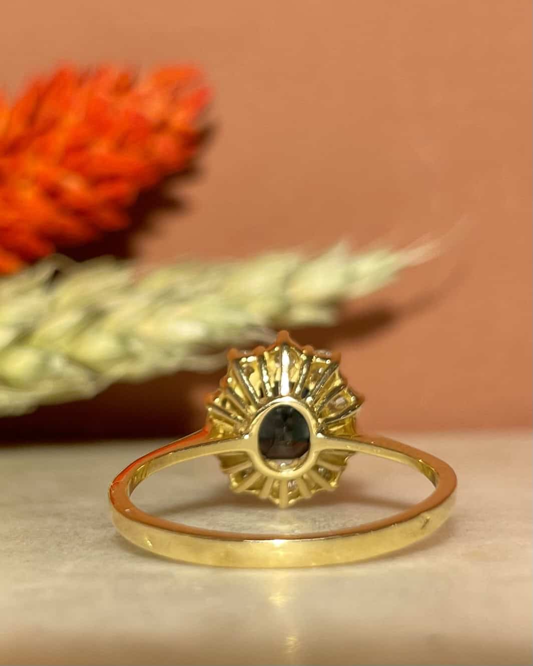 Anillo "Ornelia" con margaritas de zafiro y diamantes