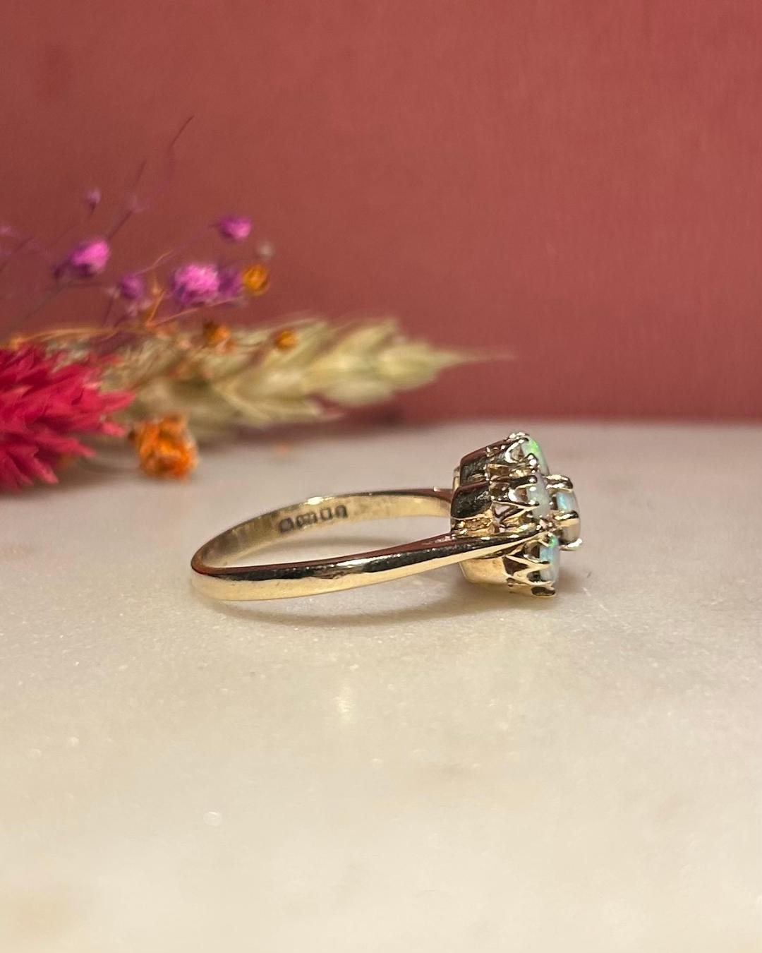 Bague Marguerite Vintage Opales 0.62 carat "Liora"