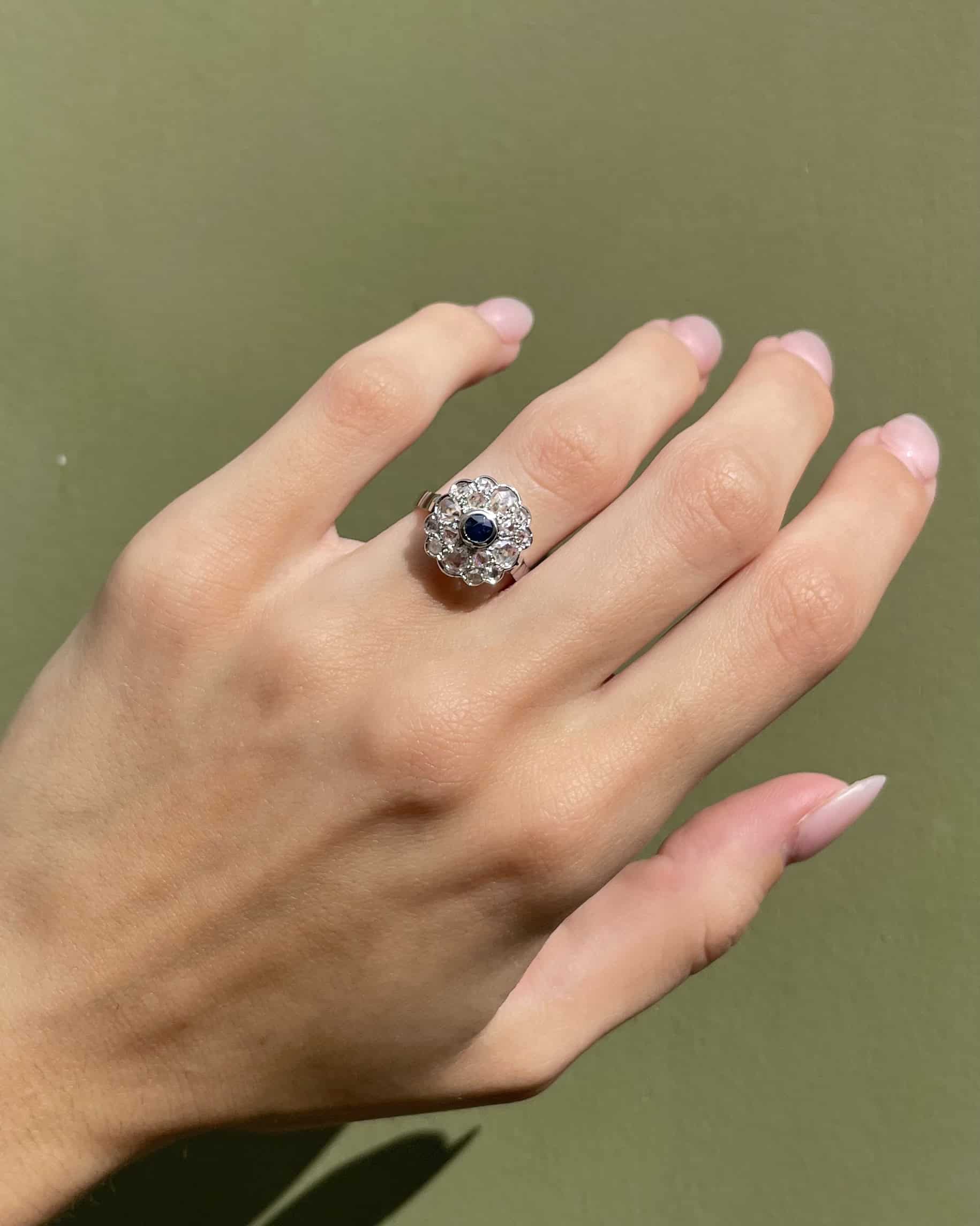 Bague Marguerite Saphir & 16 Diamants "Sherry"
