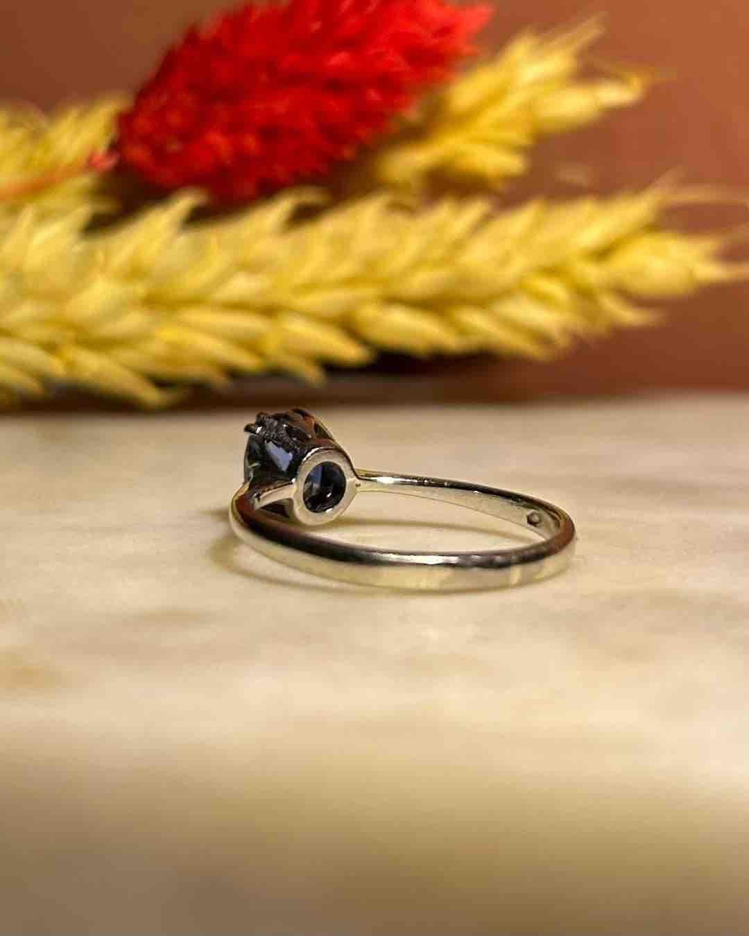 Bague saphir vivid blue 1.20 carat "Soline"