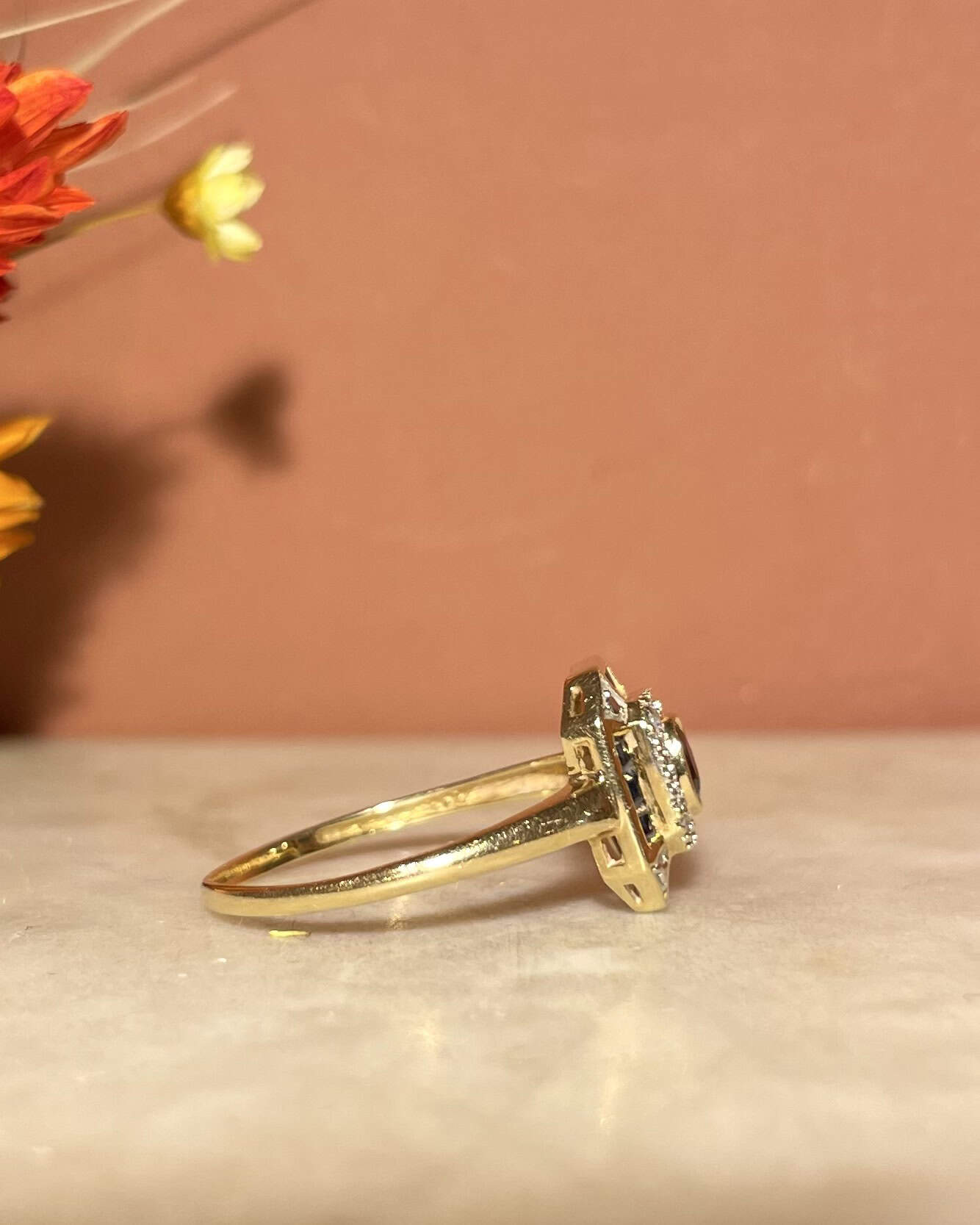 Anillo estilo art déco con 11 zafiros y diamantes "Della"