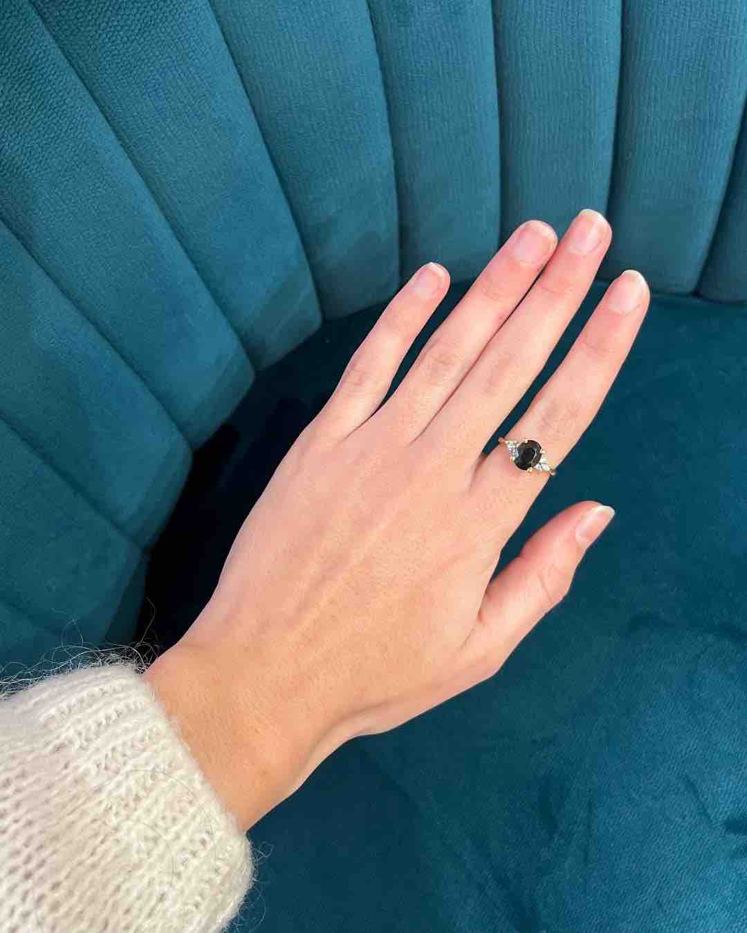Anillo vintage de zafiro y diamantes "Coralie"