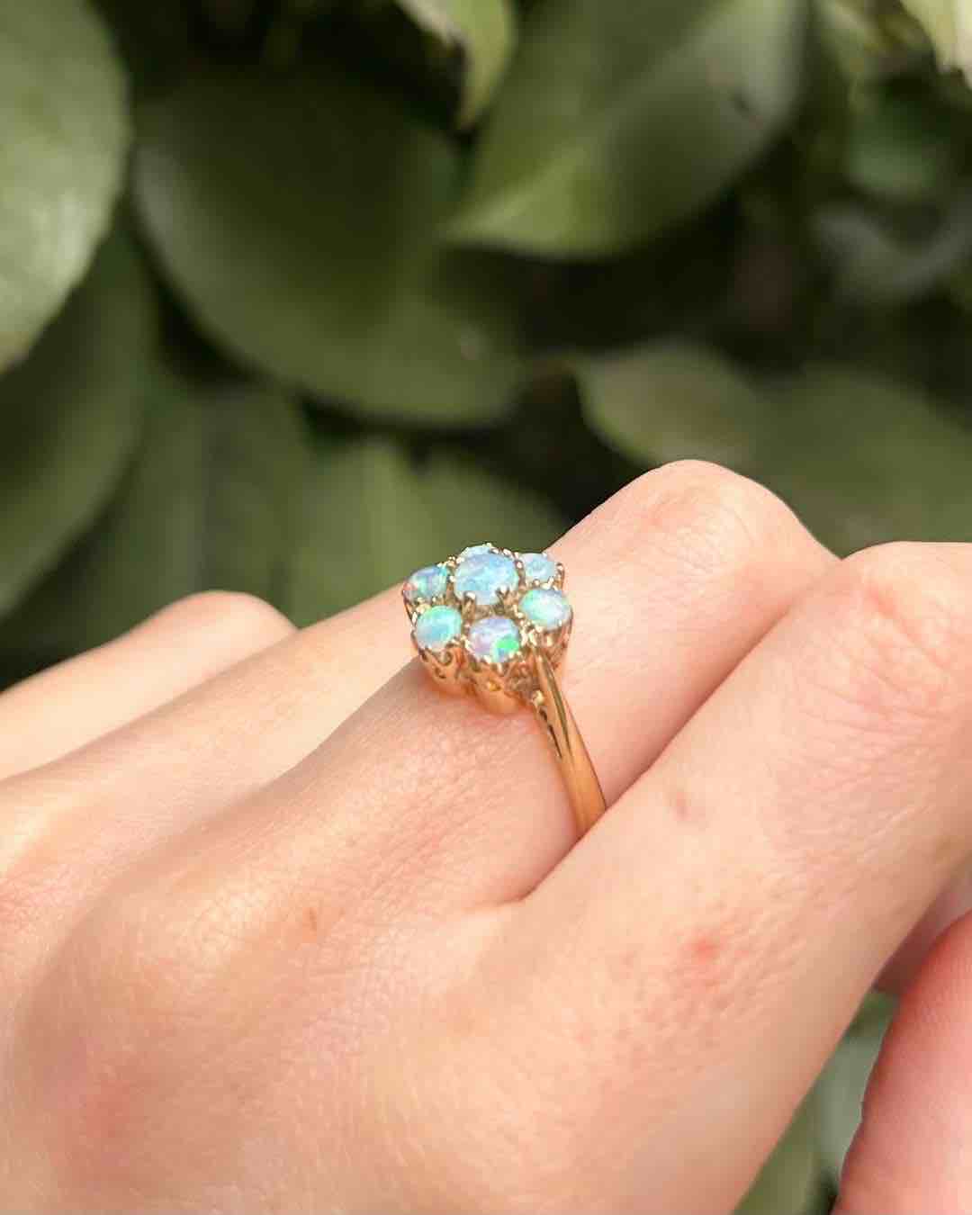Bague Marguerite Vintage Opales 0.62 carat "Liora"