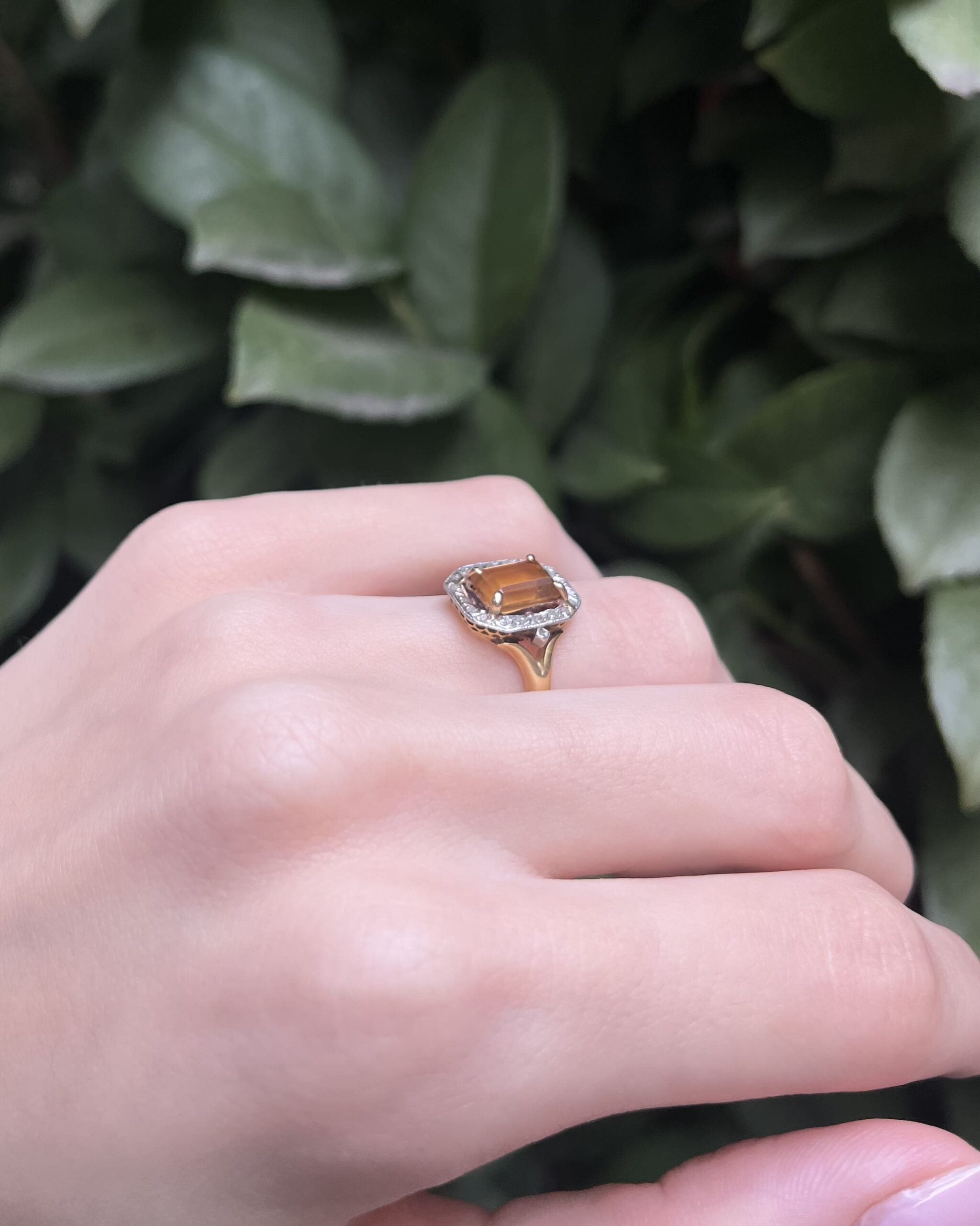 Anillo Art Déco de Citrino de 1,90 quilates y 22 diamantes "Johanne"