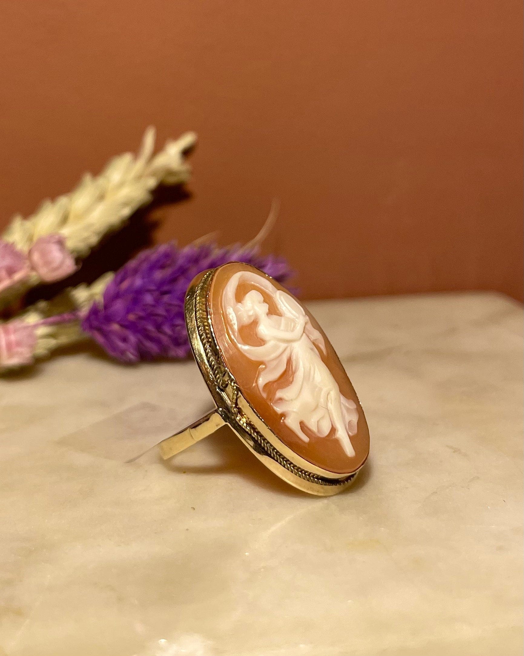 Vintage Shell Cameo Ring "Petros"
