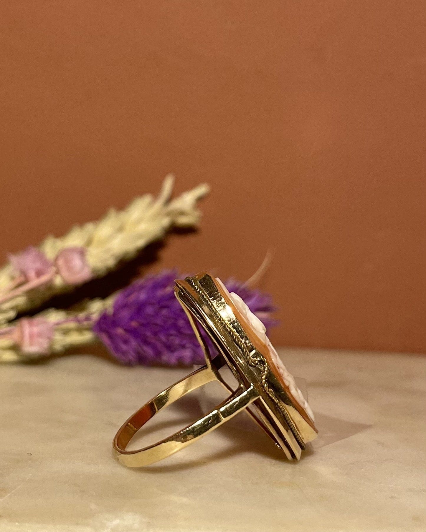 Vintage Shell Cameo Ring "Petros"