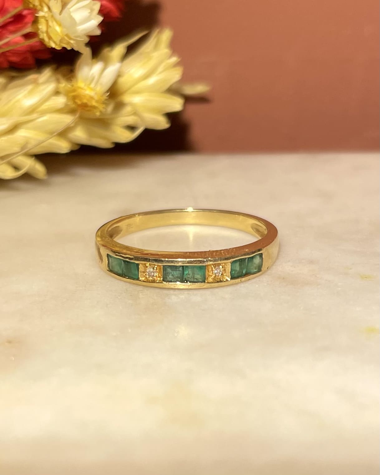 Half Alliance 6 Emeralds & 2 Diamonds "Hazel"