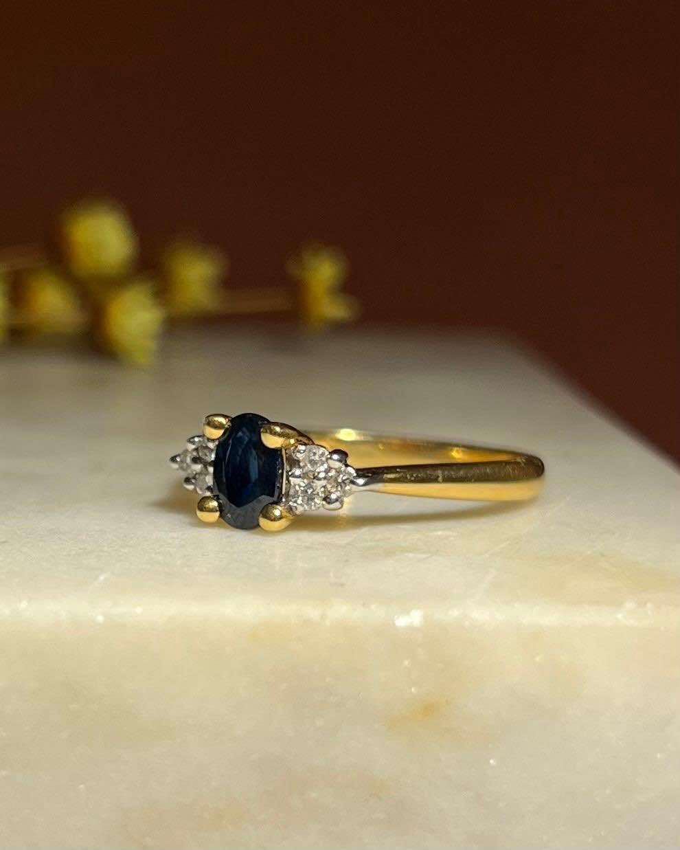 Anillo trilogía de zafiros y diamantes "Hortense"