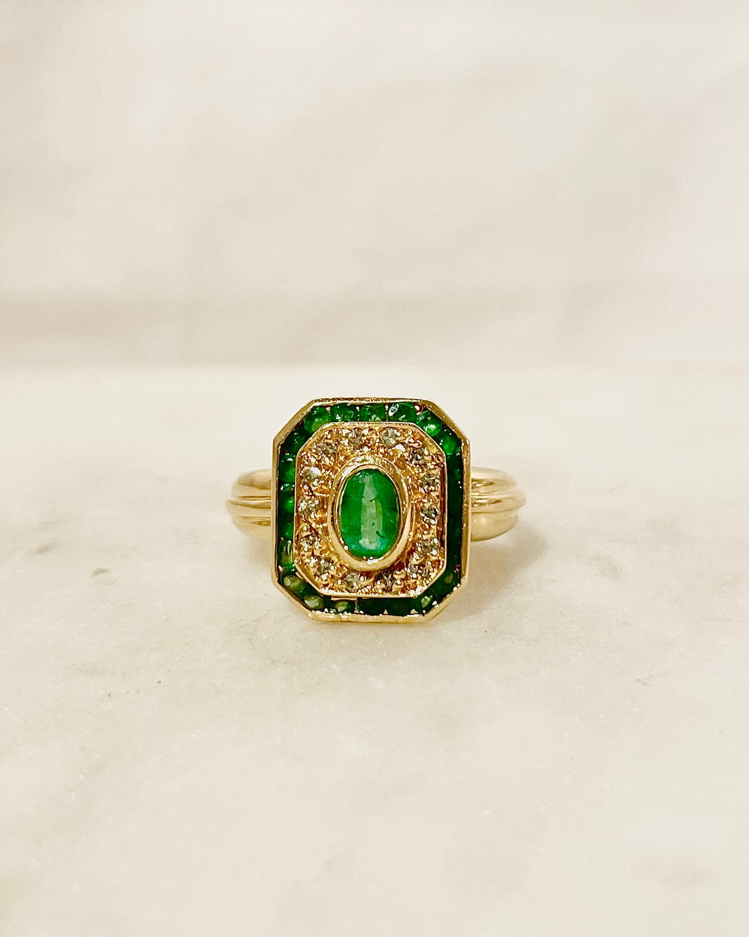 Bague Art Déco Emeraudes 0.87 carat & Diamants “Amalia”