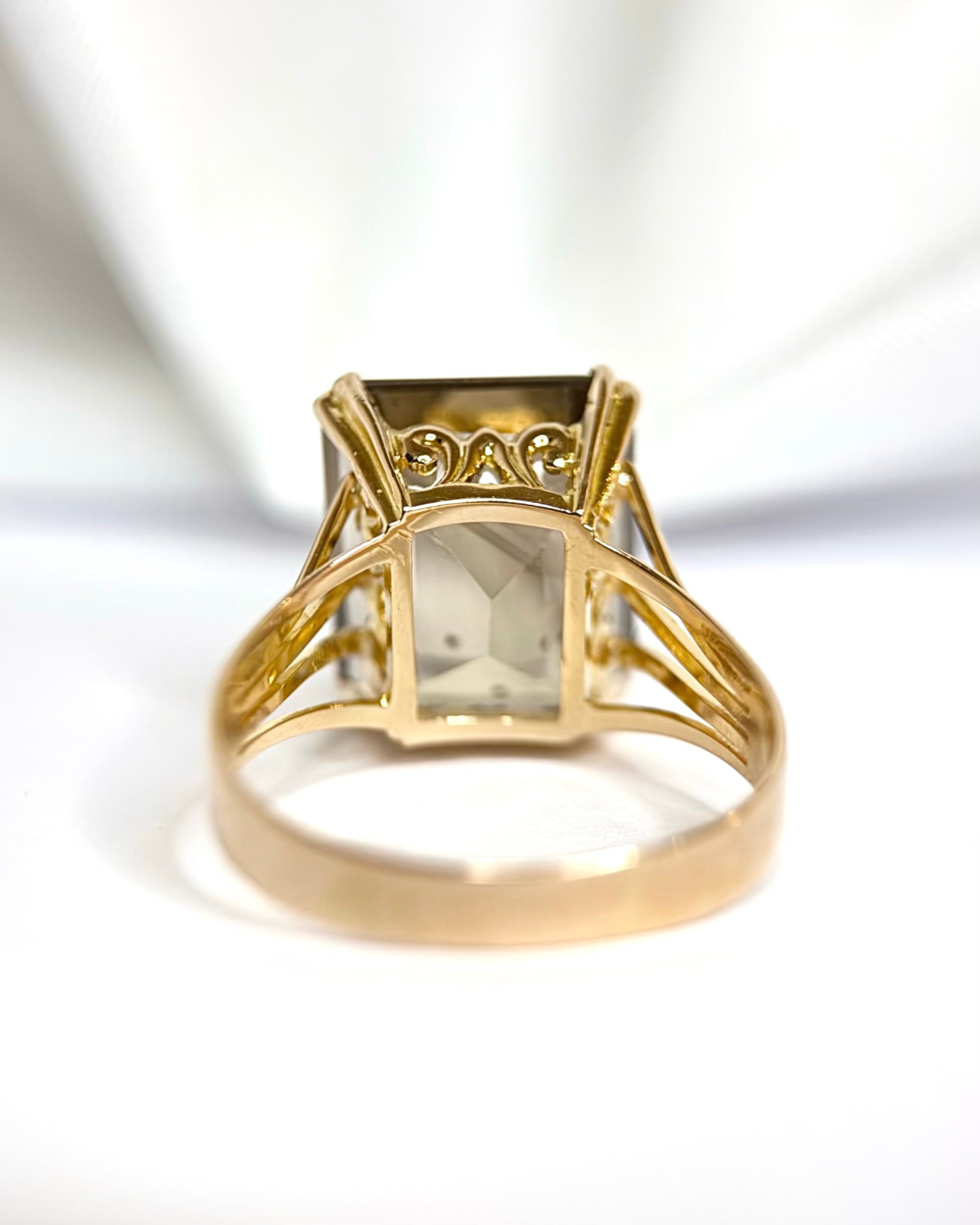 Bague Cocktail Quartz Fumé 10.2 carats 5,68g "Kamelia"