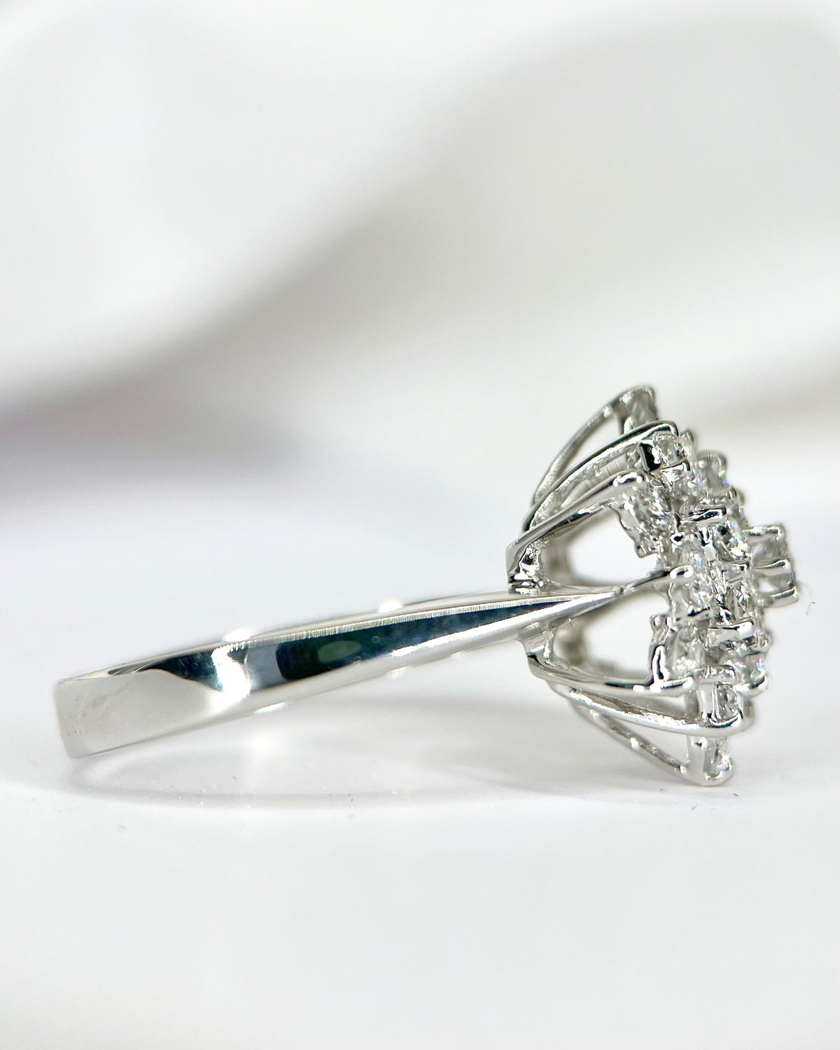 Bague Marguerite Diamants 0.76 carat "Perrine"