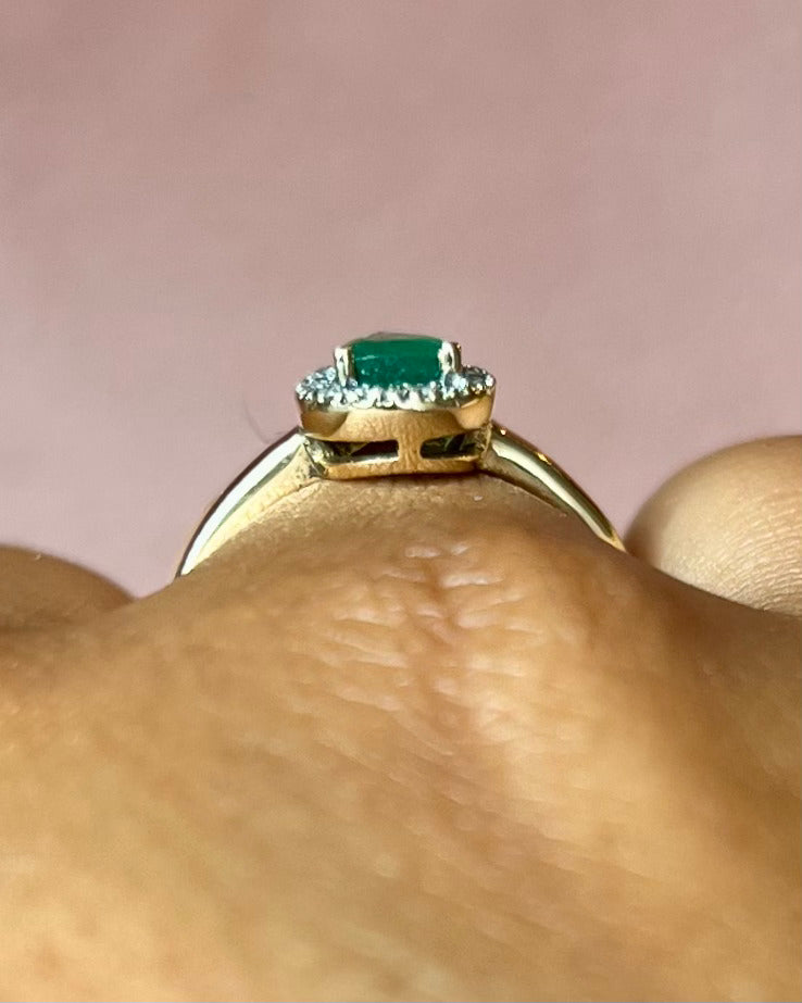 Bague Solitaire Émeraude 0.60 carat & Diamants "Cynthia"