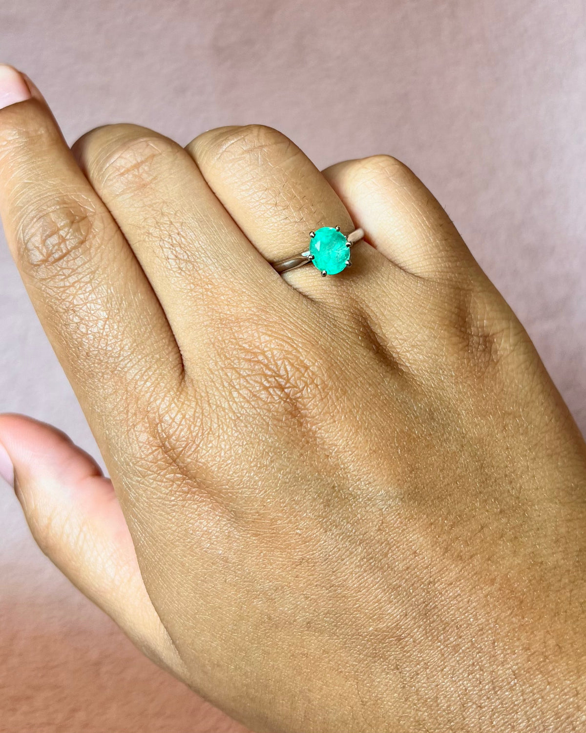 Bague Solitaire Émeraude 1.95 carat "Elina"