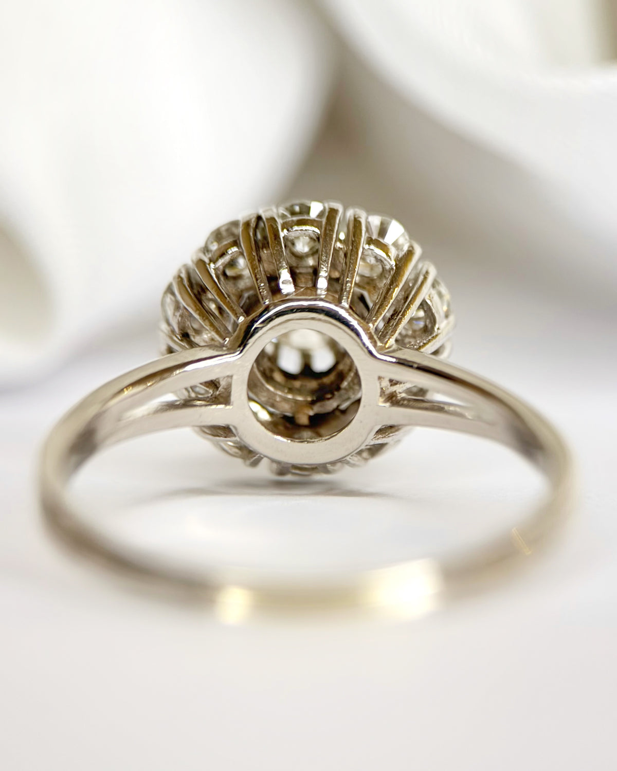 Anillo margarita de diamantes de 1.13 quilates y 4.42 g «Zoé»