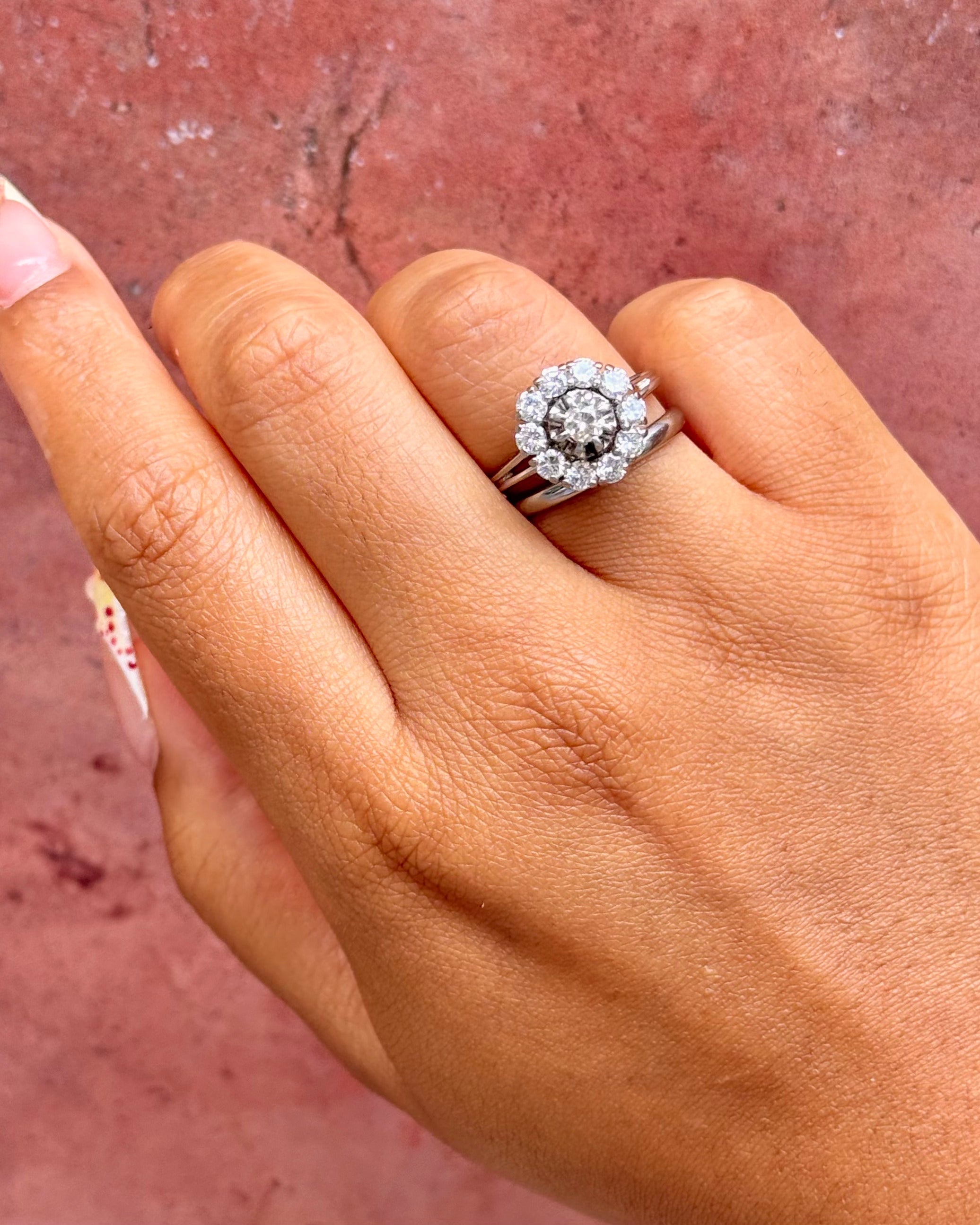 Anillo margarita de diamantes de 1.13 quilates y 4.42 g «Zoé»