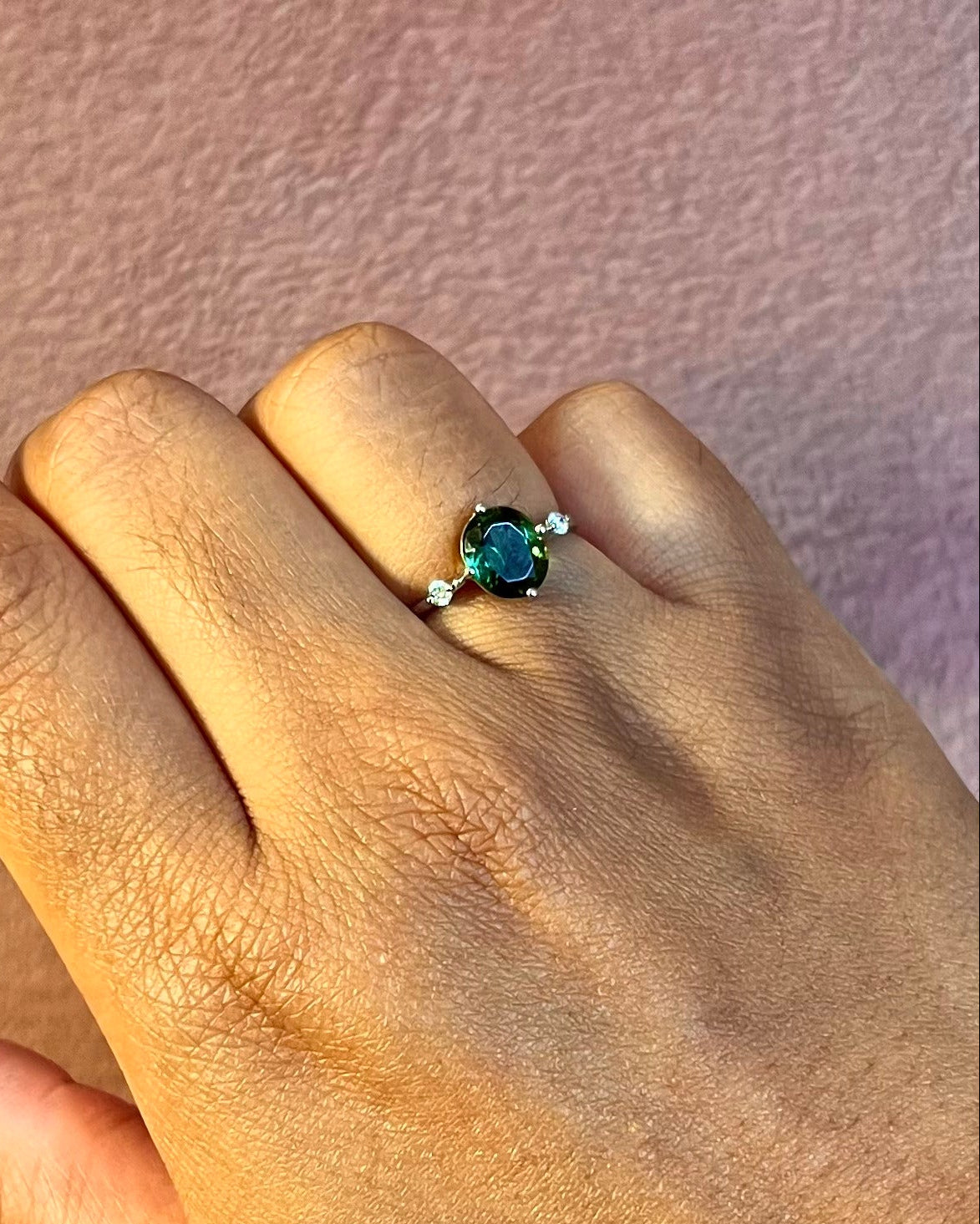 Bague Trilogie Tourmaline Verte 1.79 carat & Diamants "Yolanda"