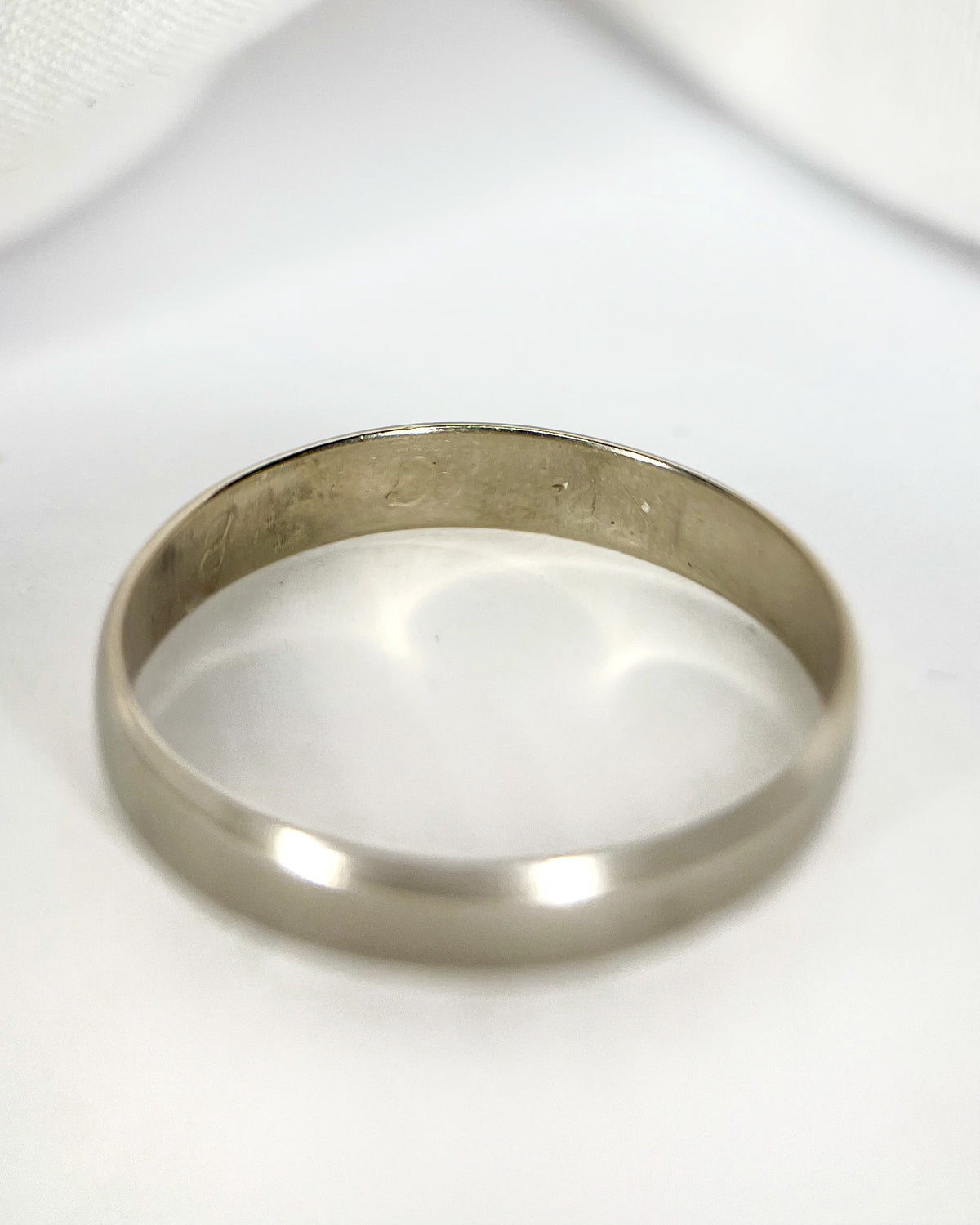18-karat White Gold Bangle 3.7mm "Florence"
