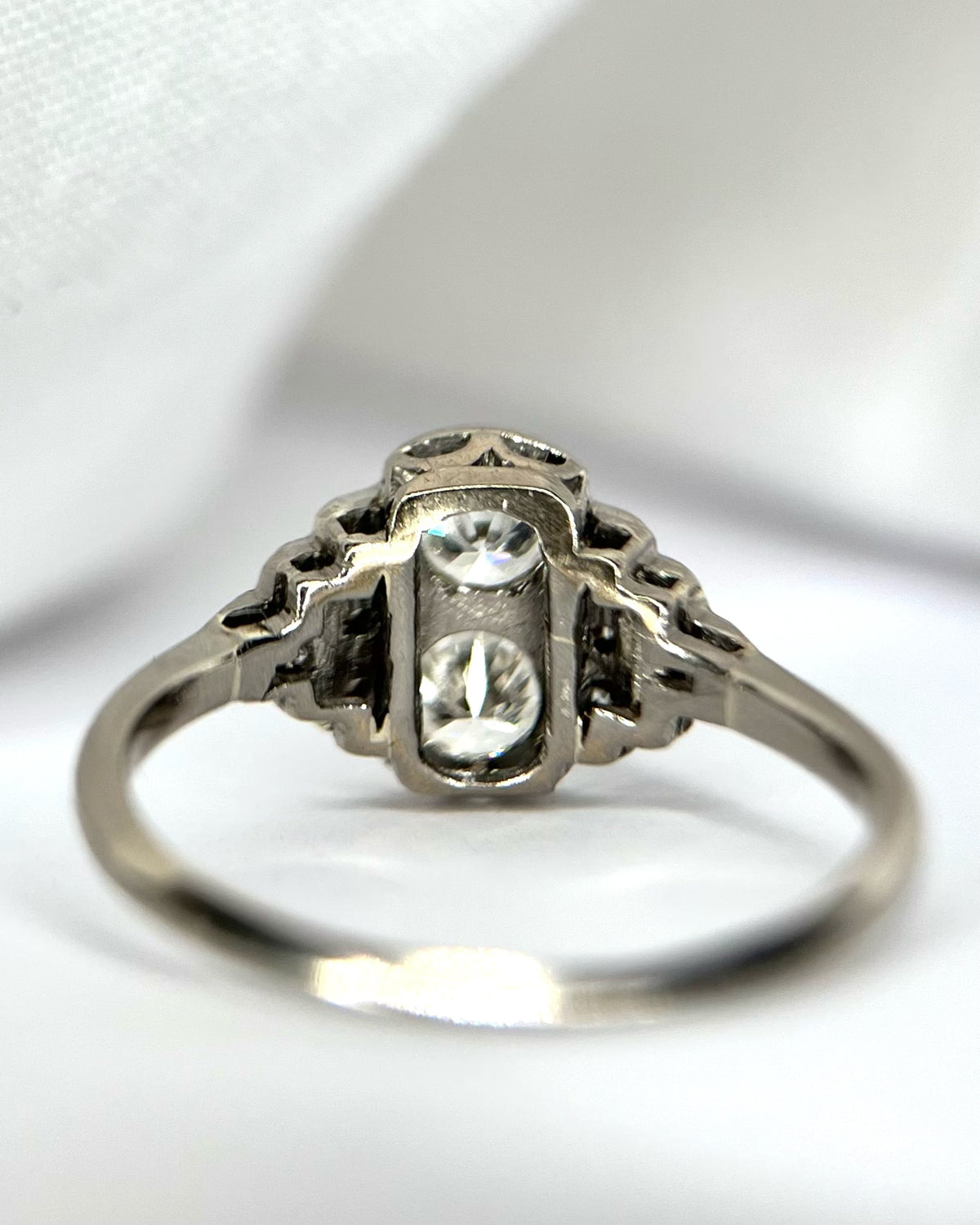 Anillo Art Déco con diamantes de 0.74 carat «Bélinda»