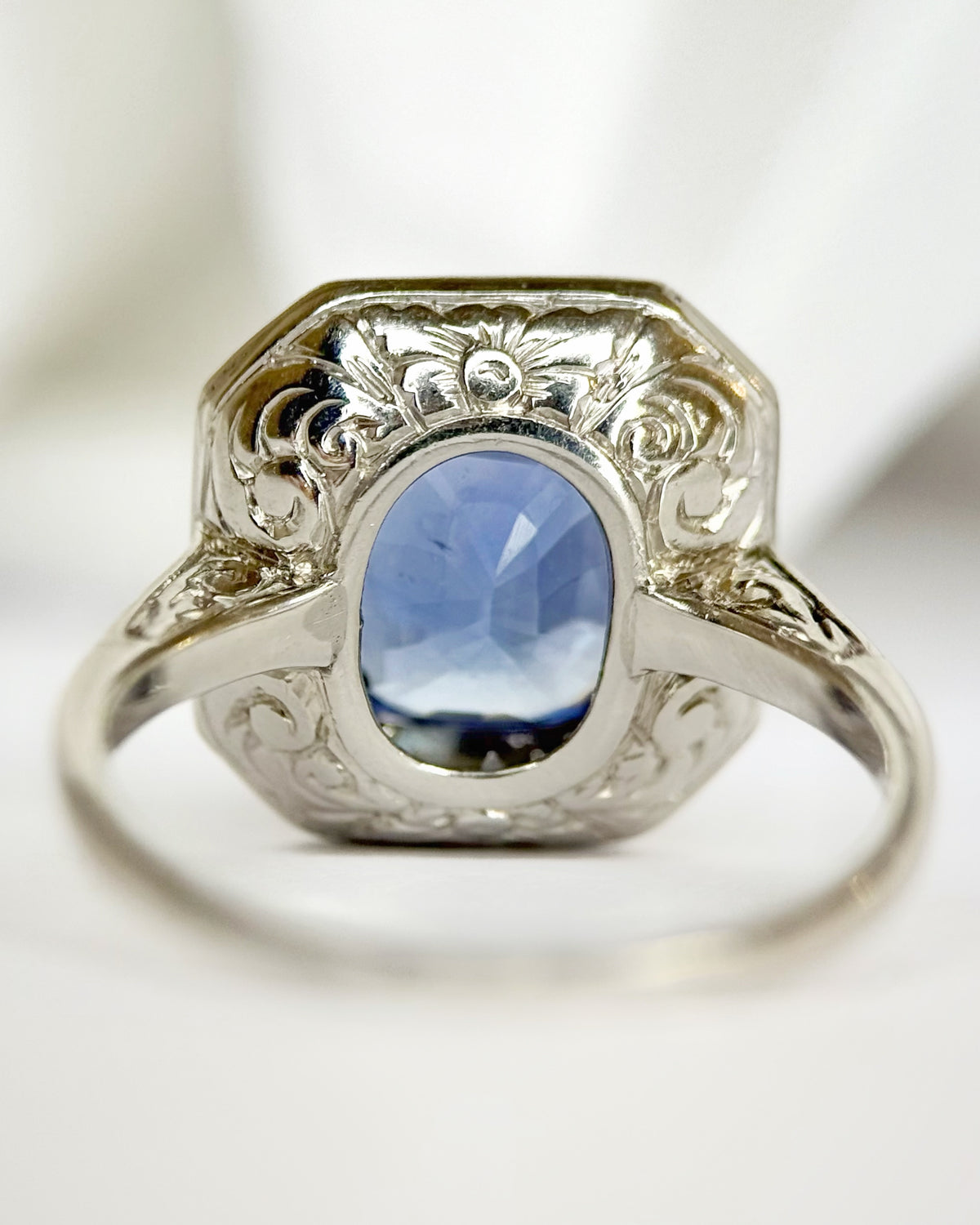 Bague Style Art-Déco Saphir Ceylan 3.07 carats & Diamants 0.35 carat "Sofia"