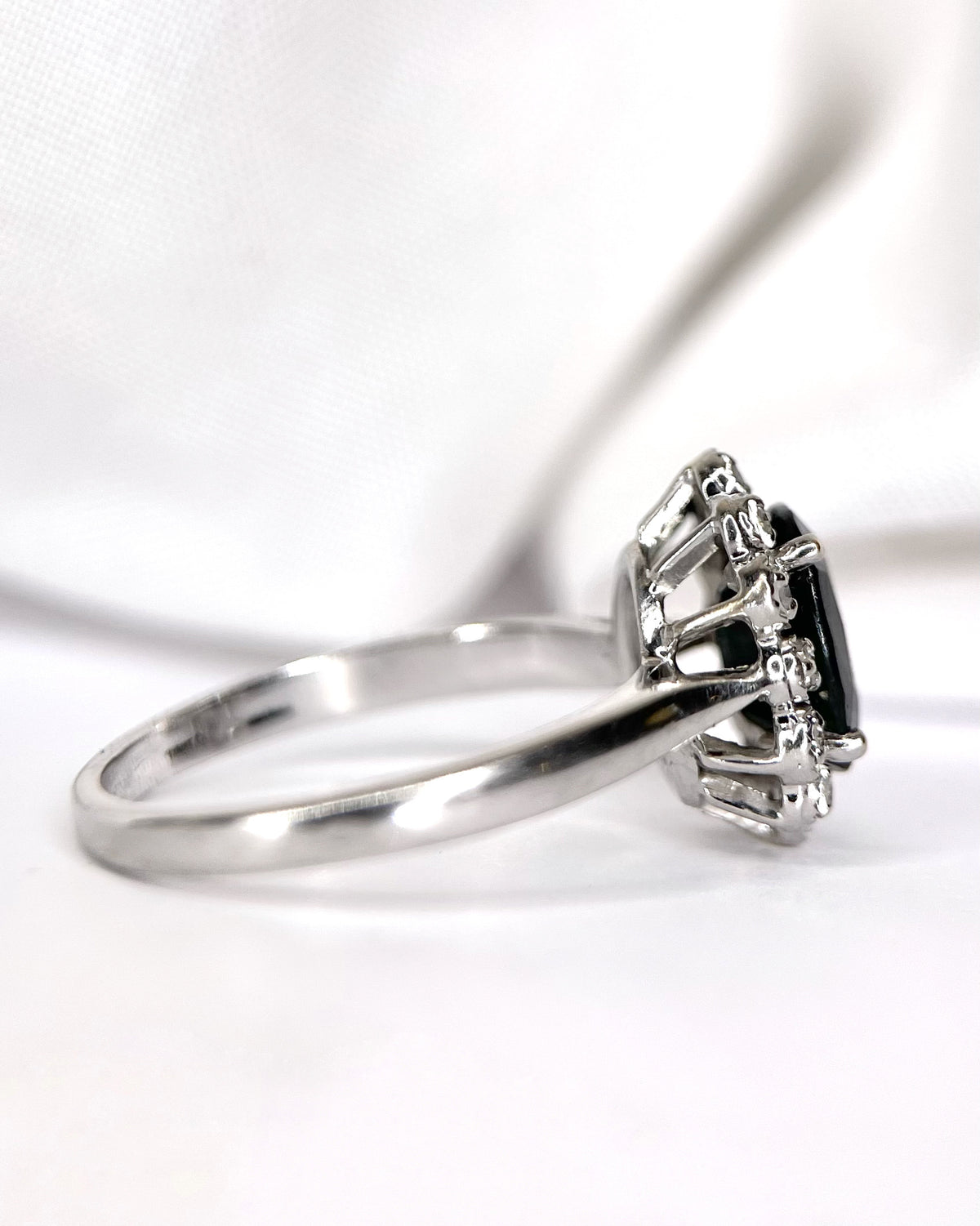 Bague Marguerite Saphir 1.70 carat & Diamants "Delphine"