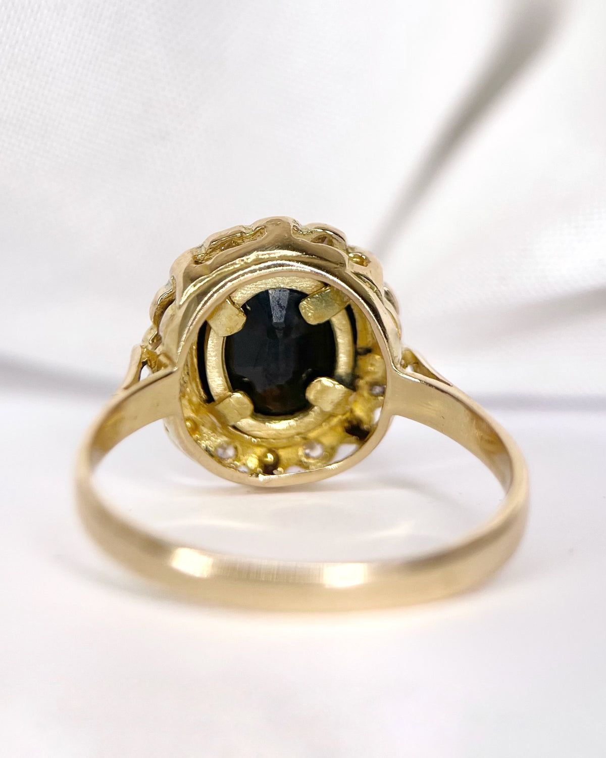 Bague Marguerite Saphir 1.30 carat & Diamants "Michelle"
