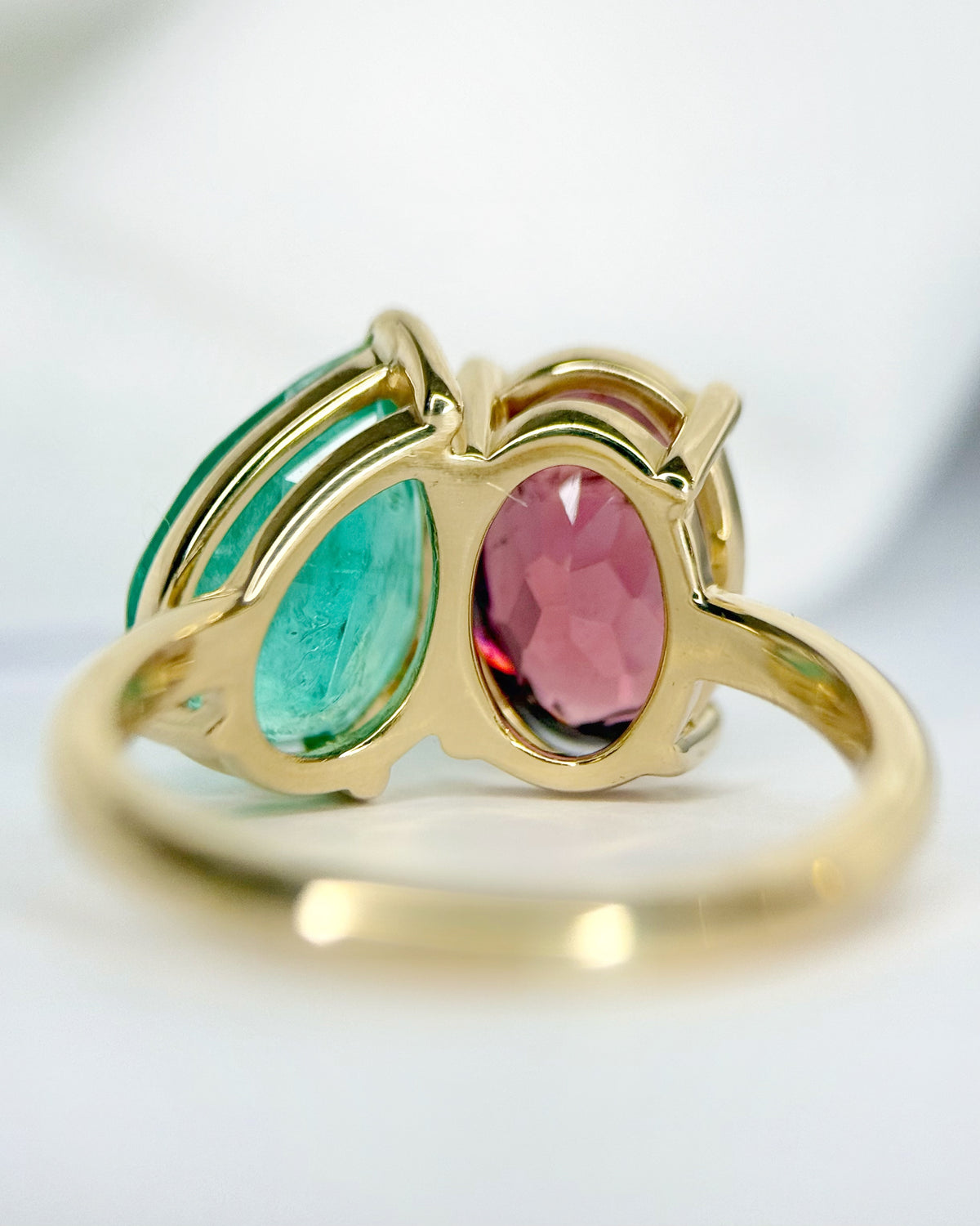Bague Émeraude de Colombie 2.25 carats & Grenat Rhodolite 2.40 carats "Marjorie"
